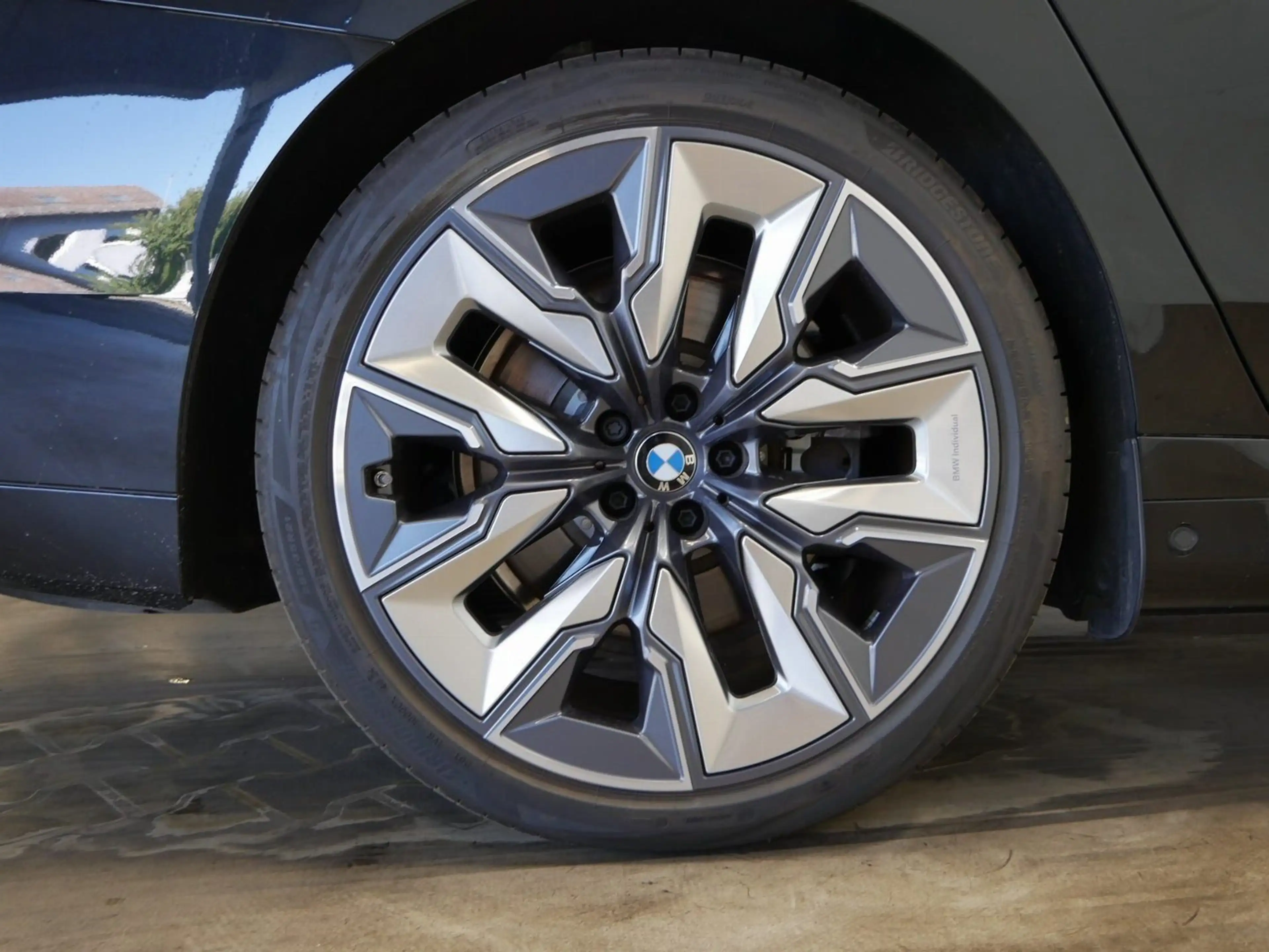 BMW i7 xDrive60 Limousine — photo 10