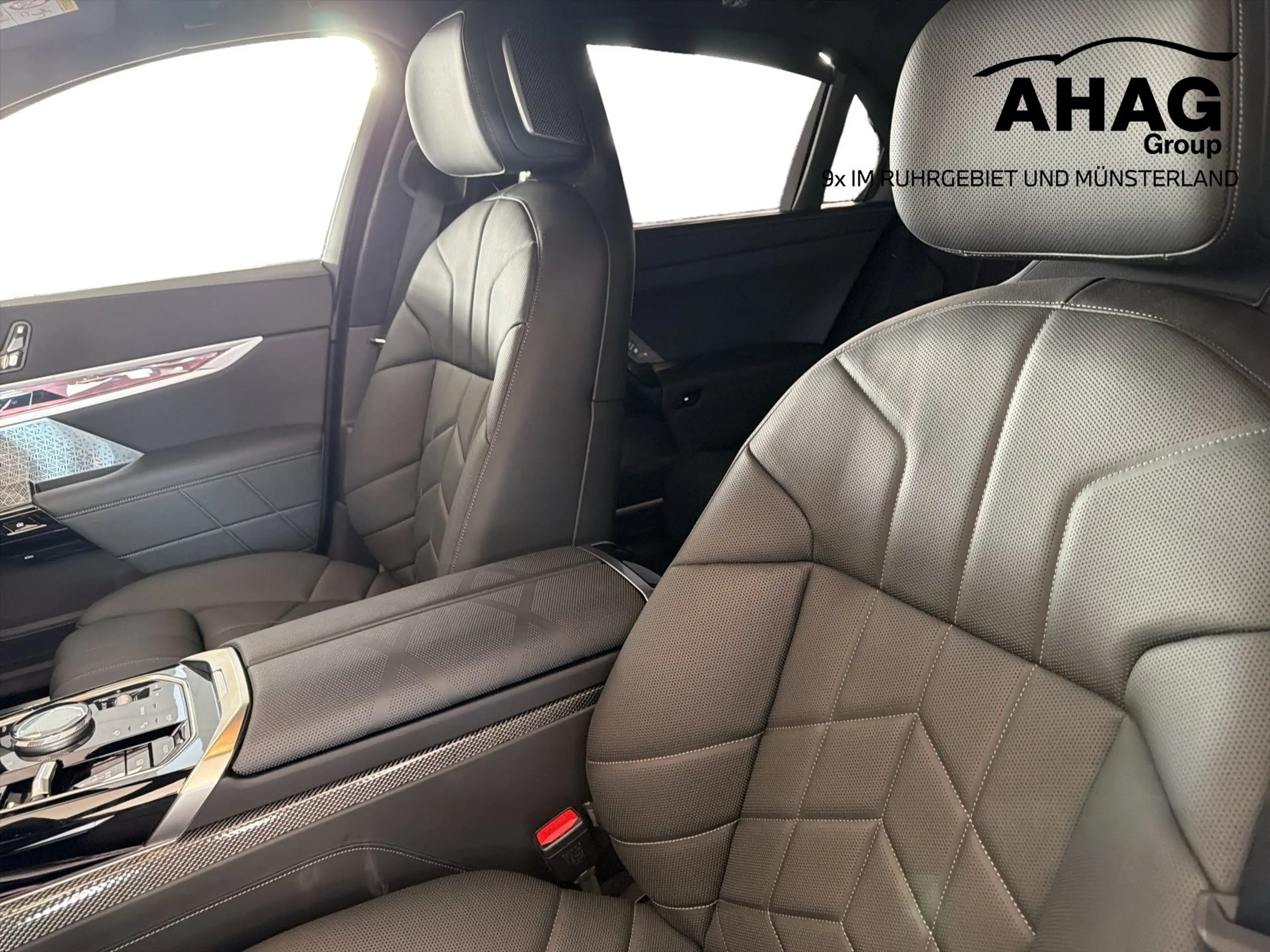 BMW i7 xDrive60 Limousine — photo 7