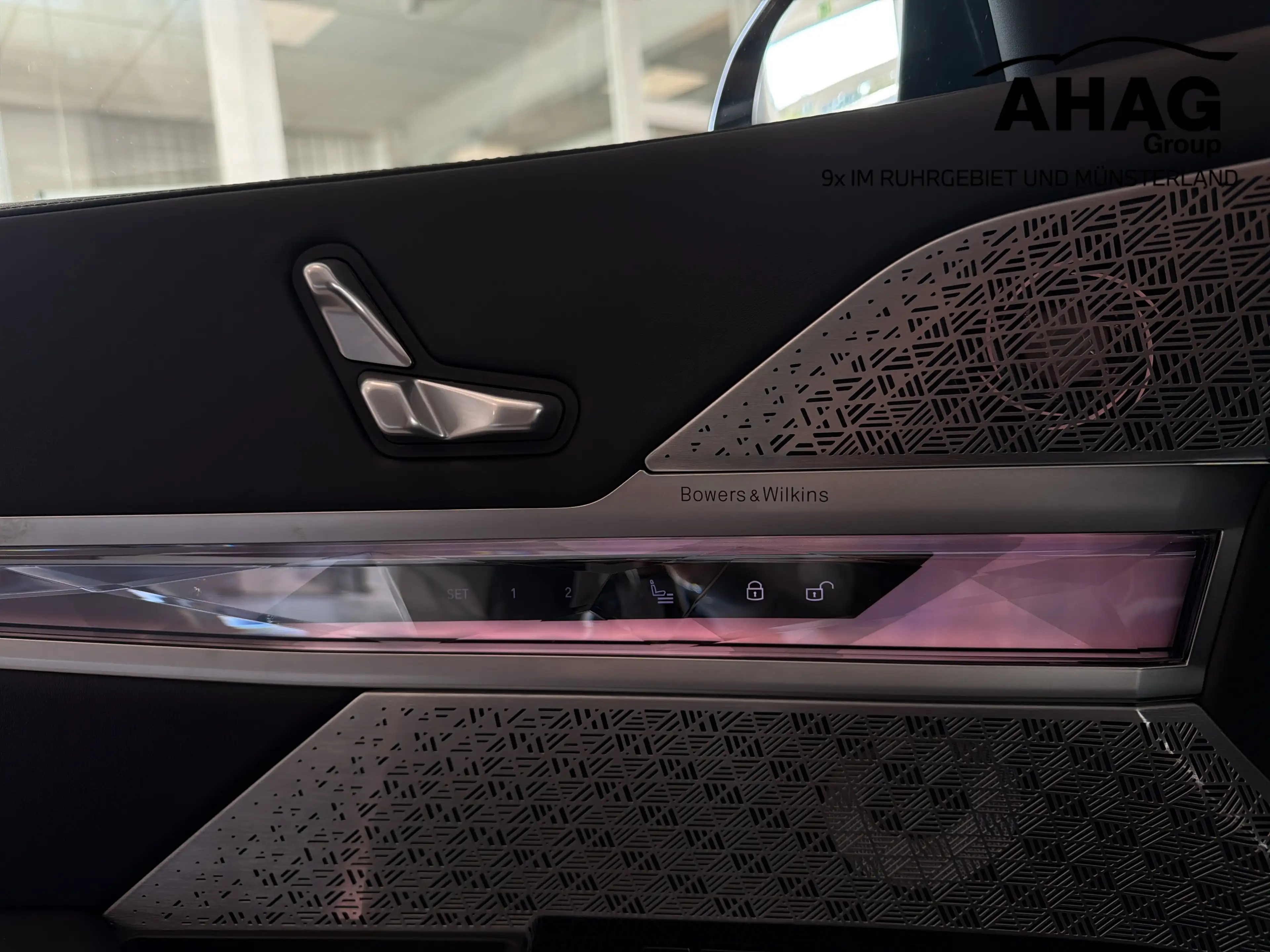 BMW i7 xDrive60 Limousine — photo 13