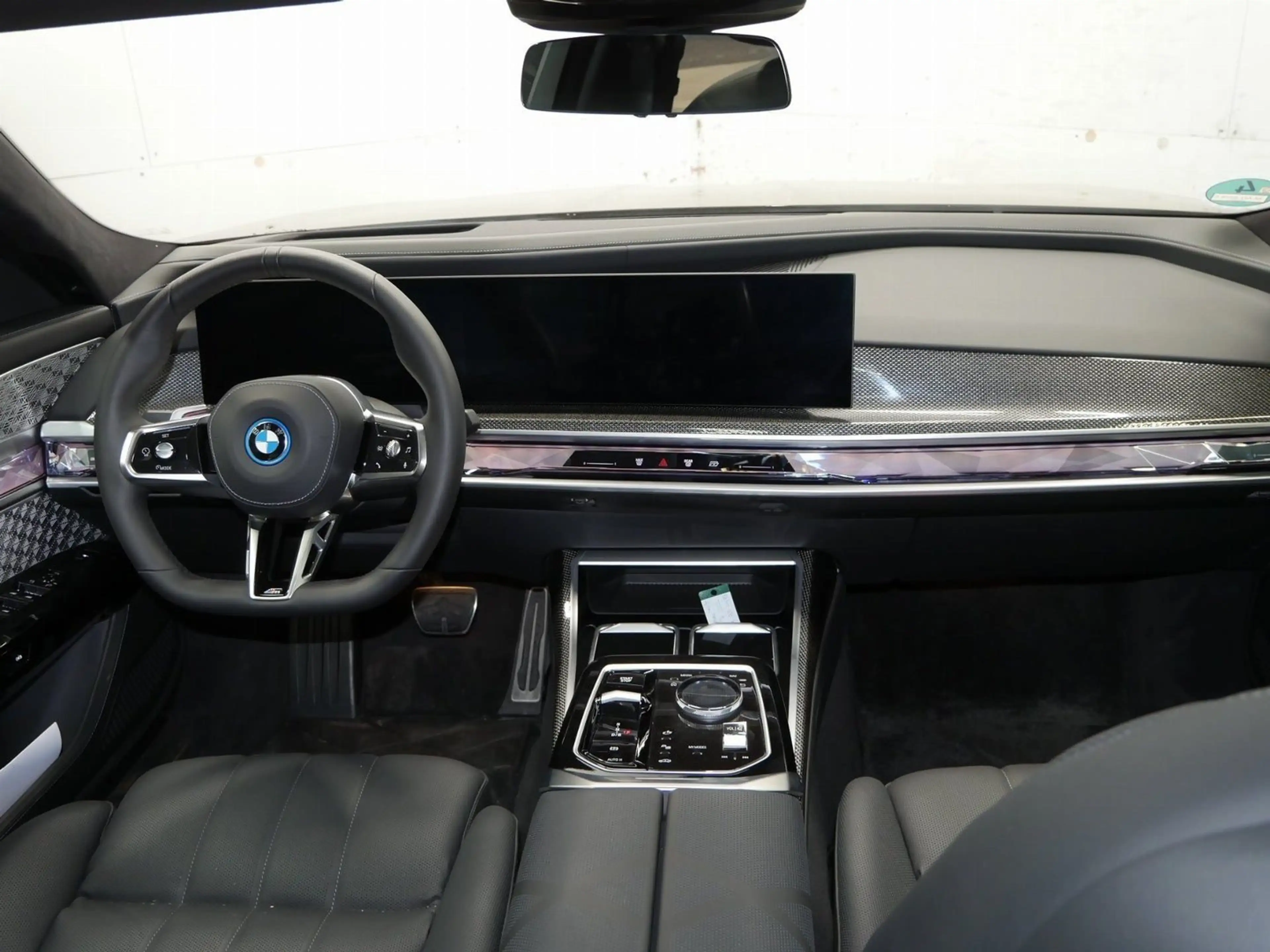 BMW i7 xDrive60 Limousine — photo 6
