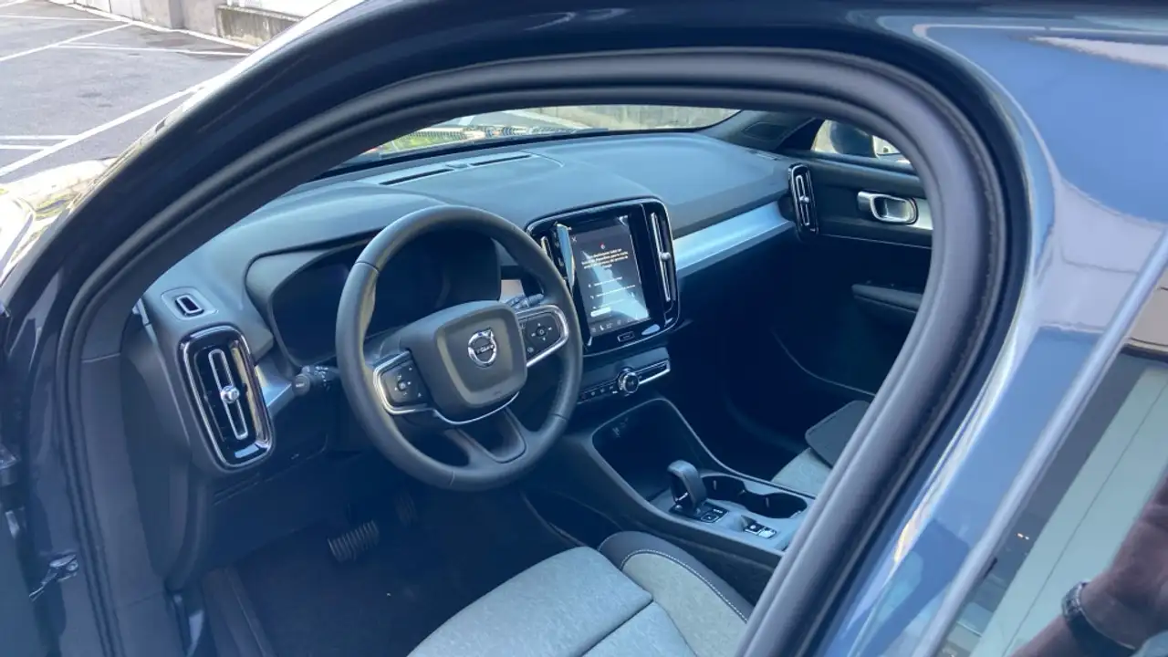 Volvo XC40 2026