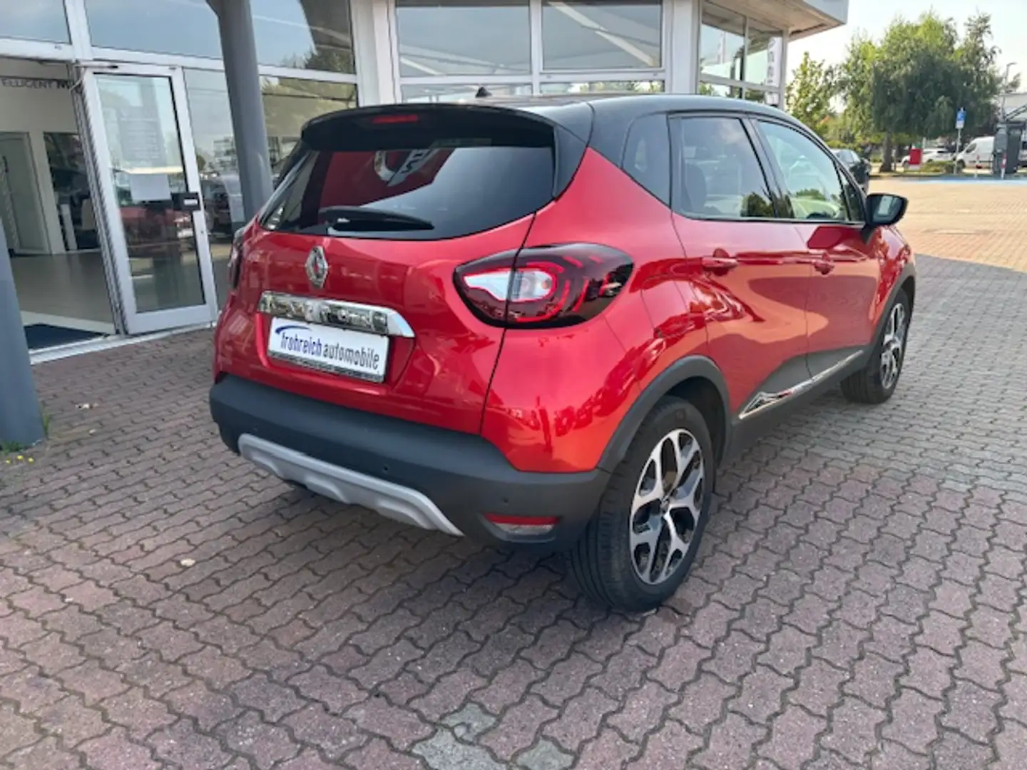 Renault Captur TCe 155 Automatik LED Navi Kamera Rot - 2