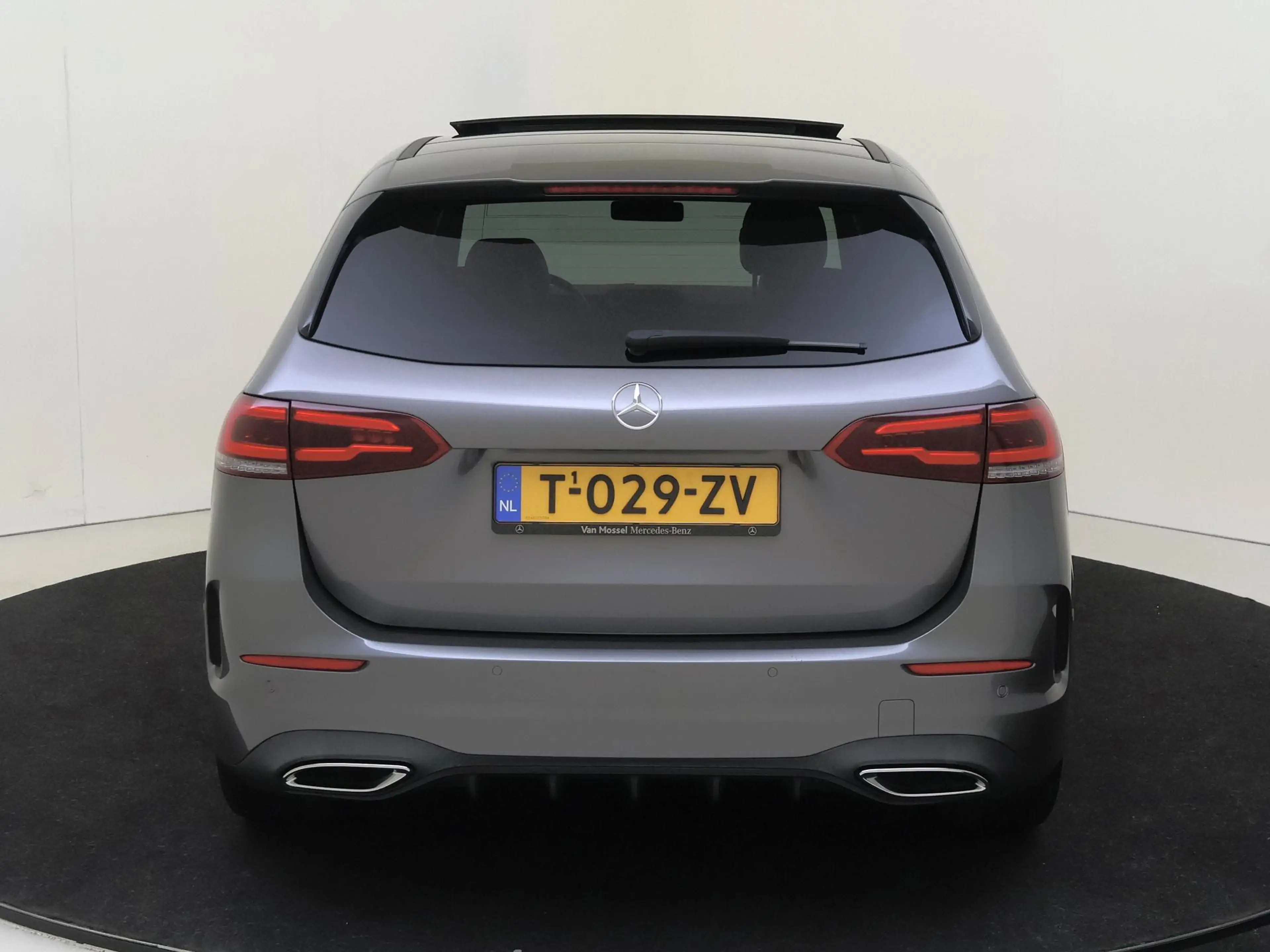 Mercedes-Benz B 200 AMG Line / Panoramadak/ Night/ Leder/ 19 inch/ Sfe — photo 7
