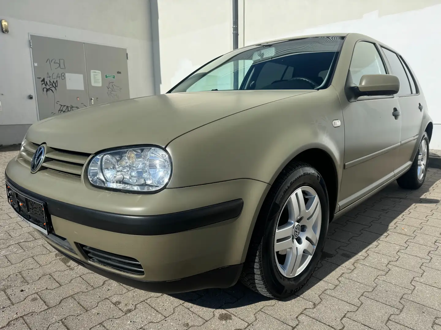 Volkswagen Golf IV1.6 Tüv-Inspek neu-2.Hand-5-Türen-top Zus Grün - 1