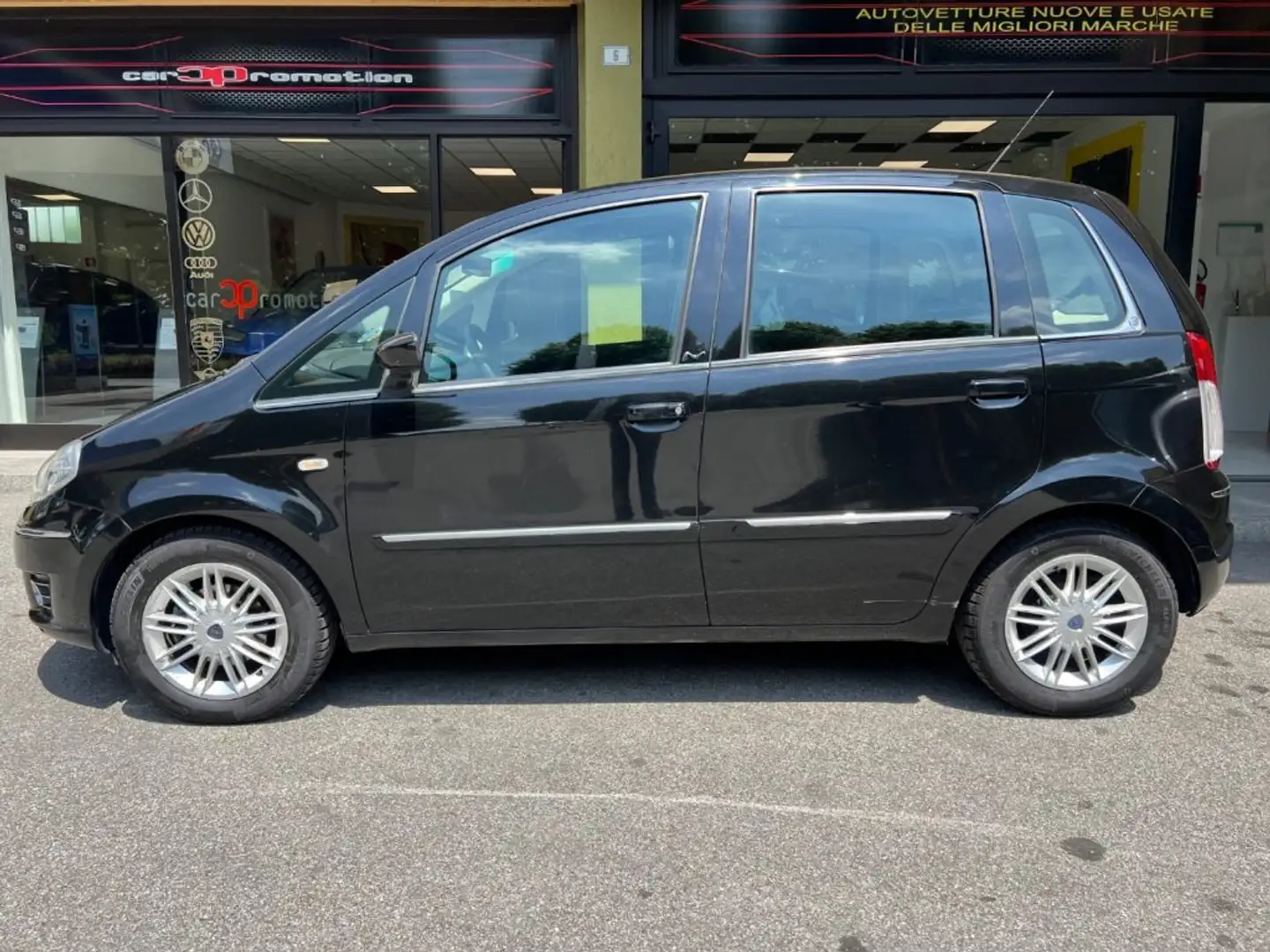 Lancia MUSA 1.4 16V Poltrona Frau Nero - 2