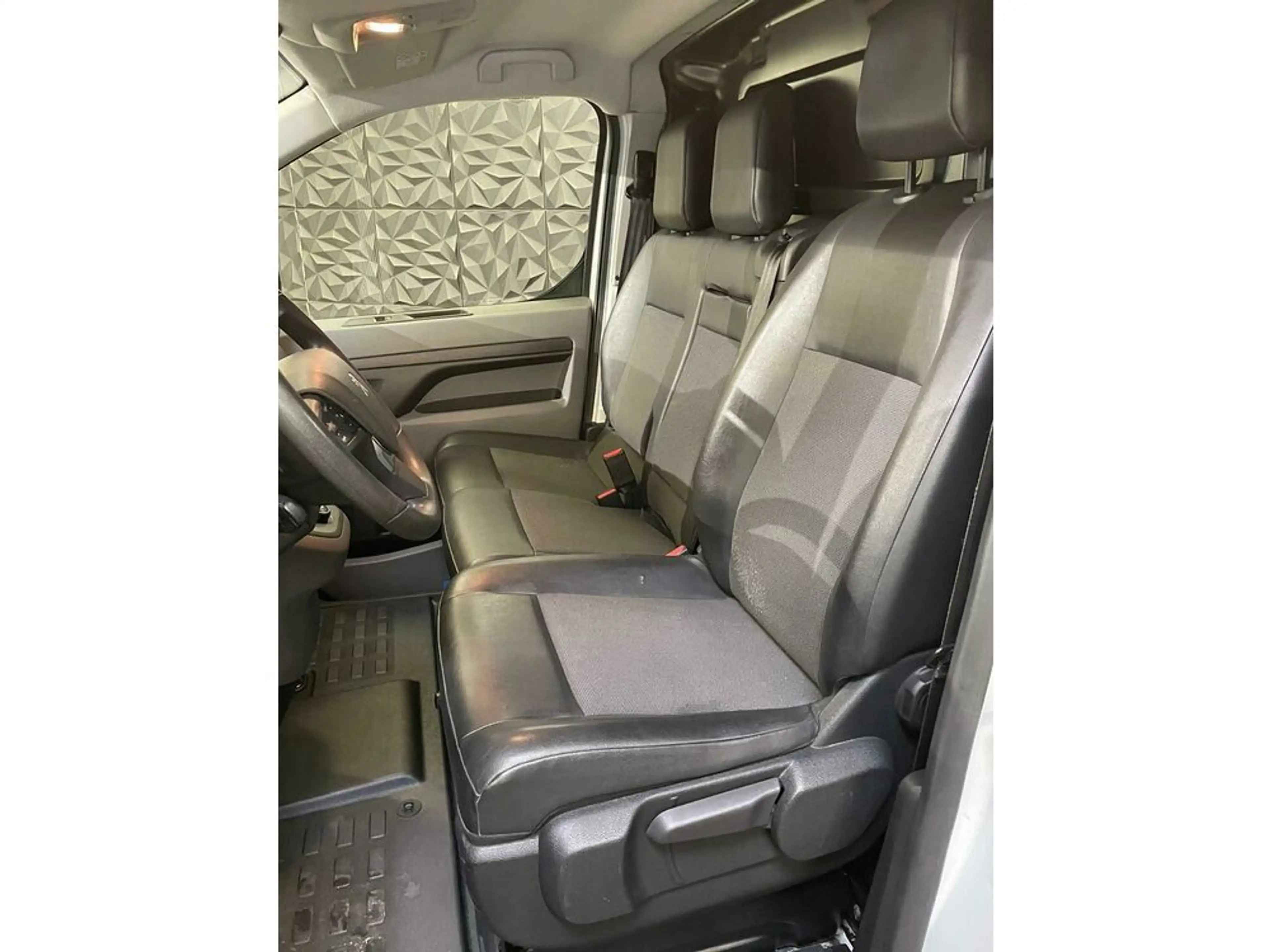 Peugeot Expert Premium L2 aut. '' Top Ausstattung'' — photo 12