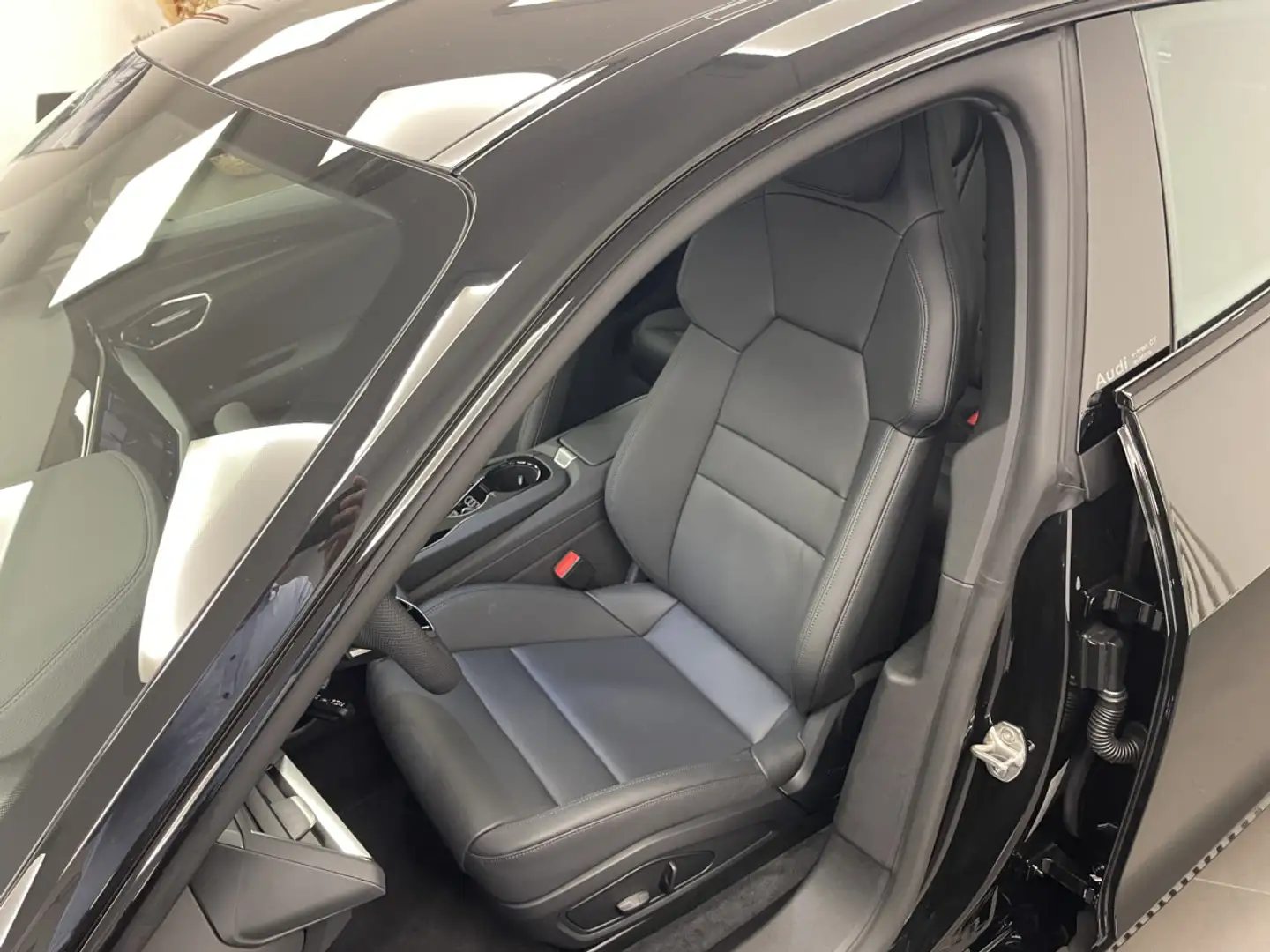 Audi e-tron GT quattro 687 CV / 505 KW Noir - 2