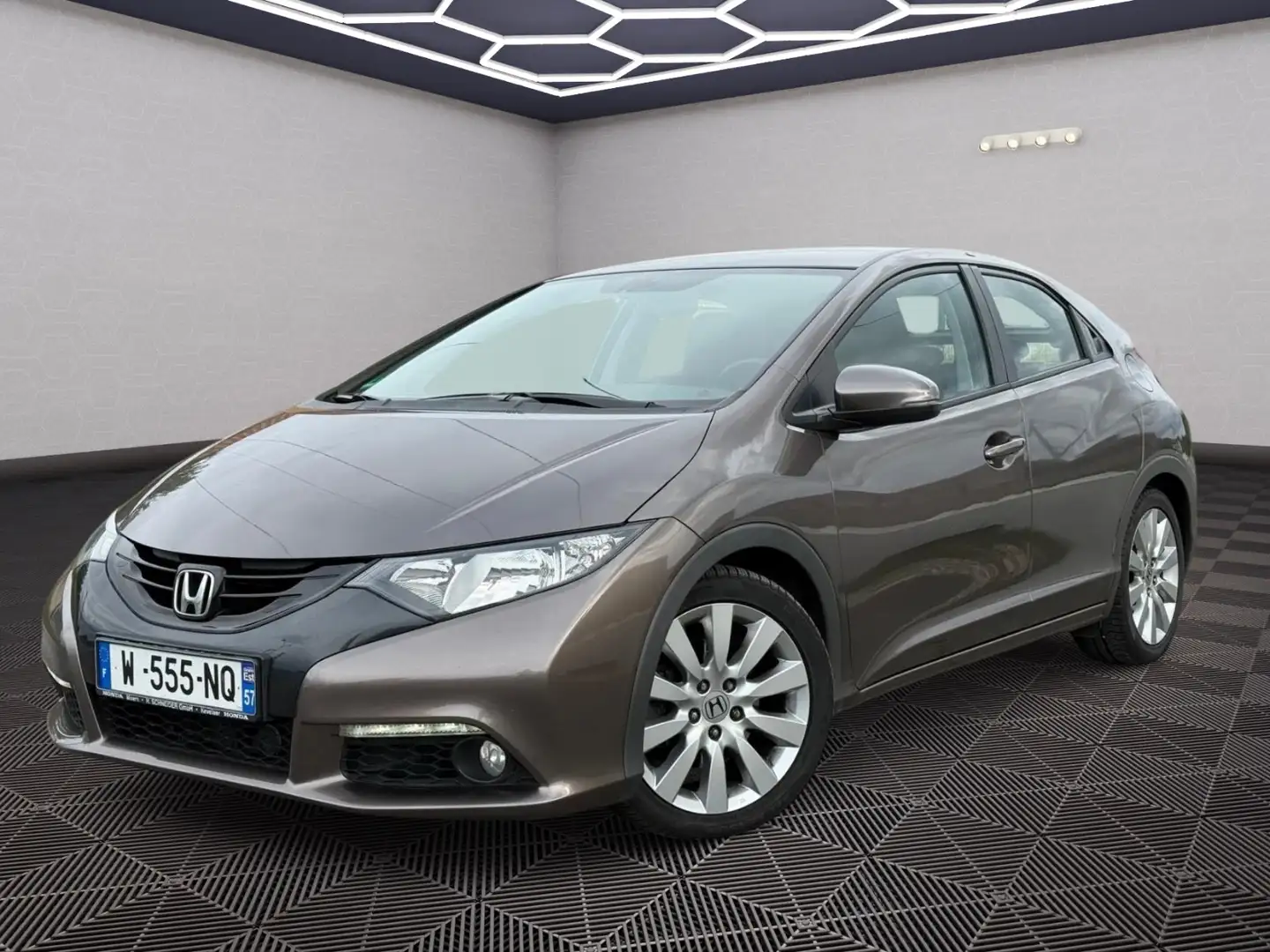 Honda Civic 2.2 i-DTEC EXECUTIVE Bruin - 1