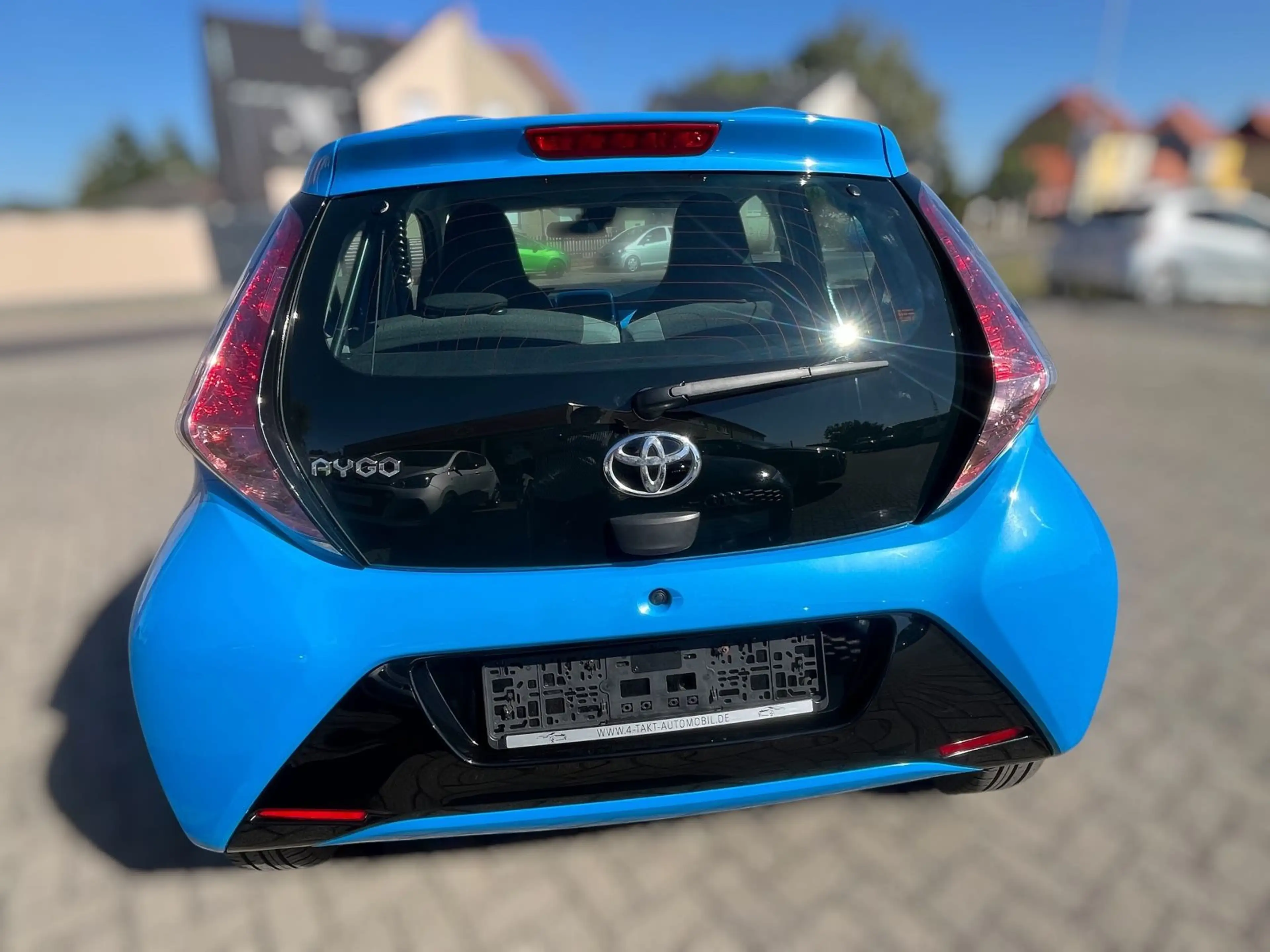 Toyota Aygo x-play Team*Automatik*Sitzheizung*Keyless* — photo 7