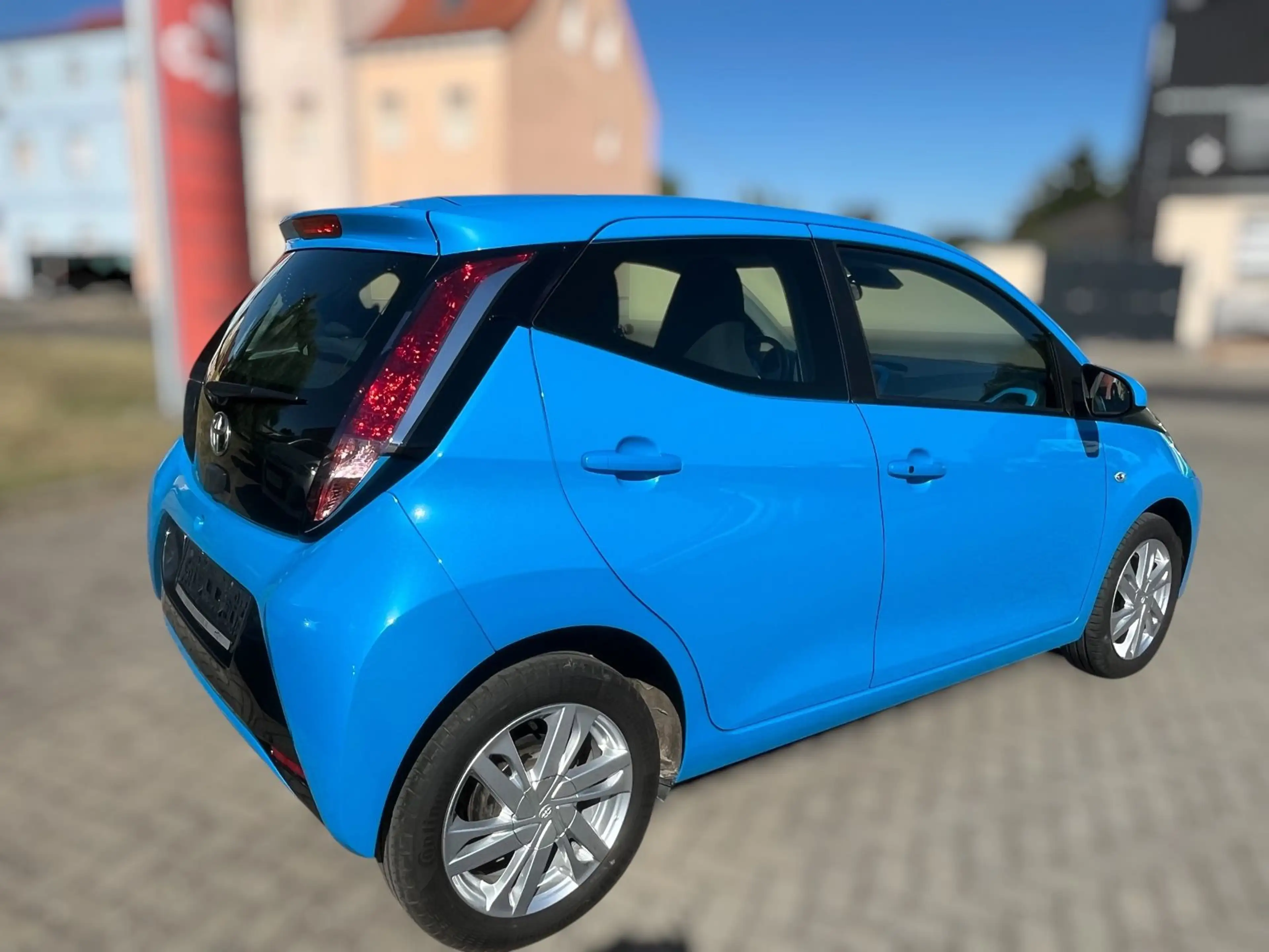 Toyota Aygo x-play Team*Automatik*Sitzheizung*Keyless* — photo 9