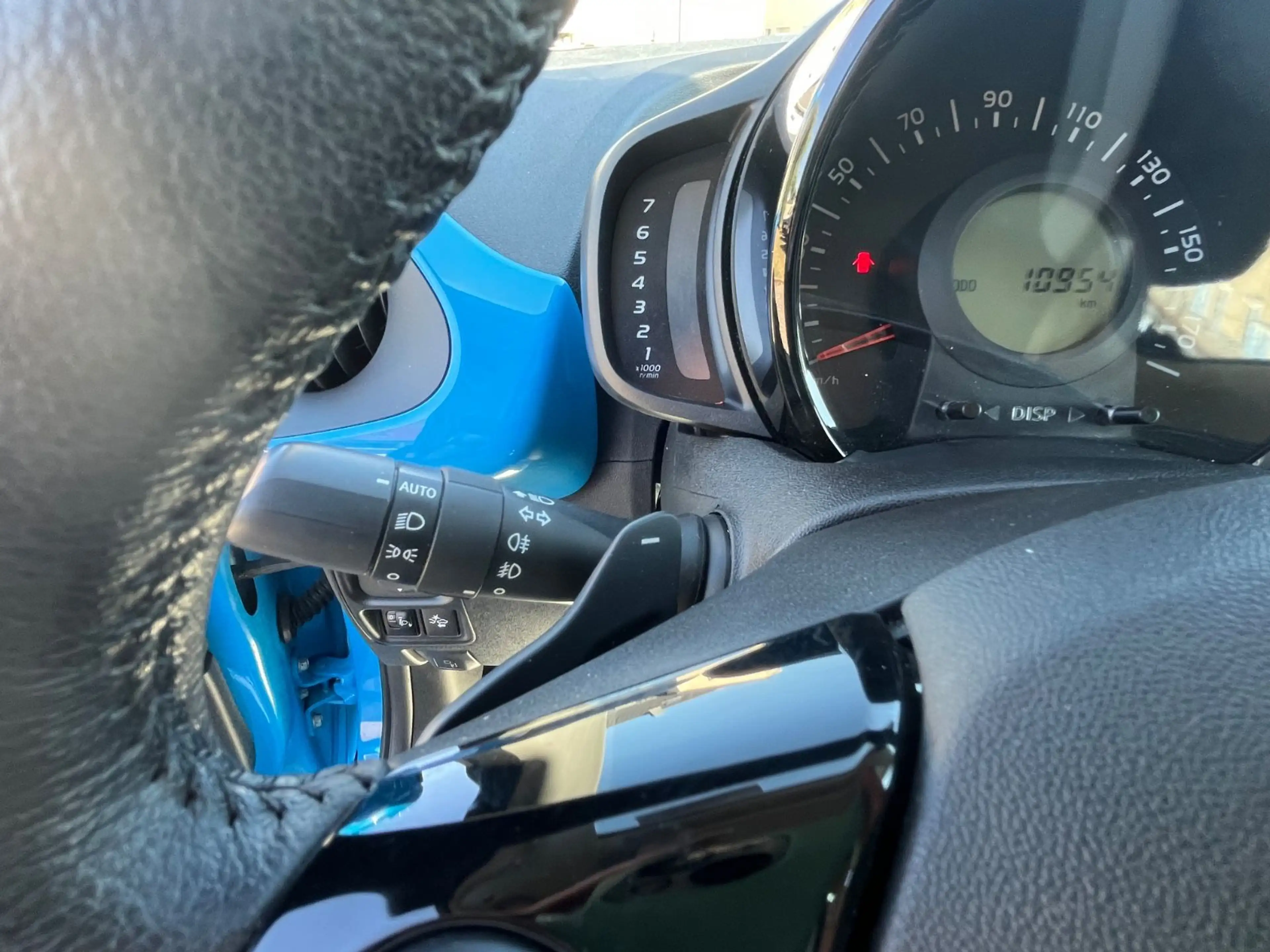 Toyota Aygo x-play Team*Automatik*Sitzheizung*Keyless* — photo 28