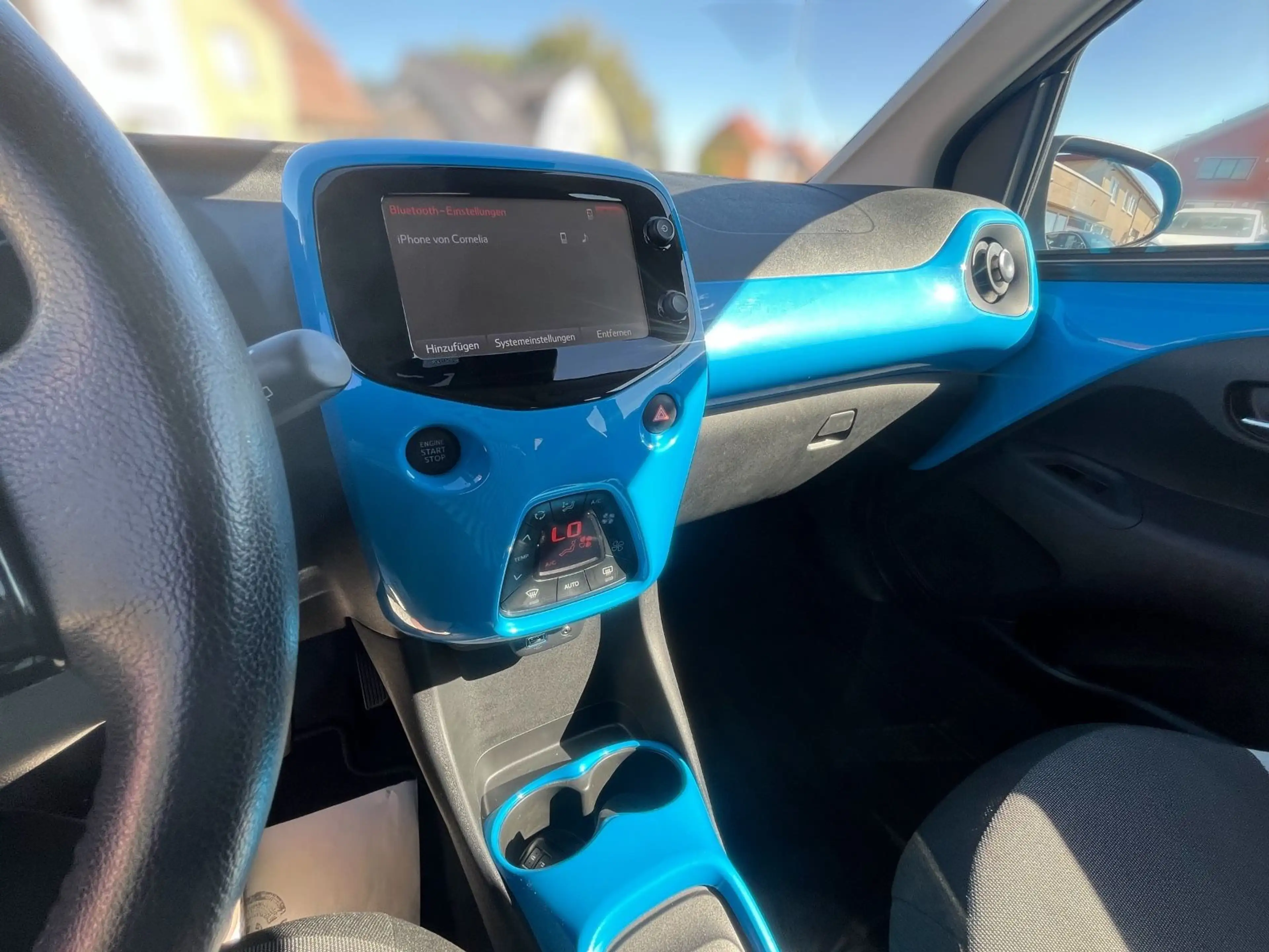 Toyota Aygo x-play Team*Automatik*Sitzheizung*Keyless* — photo 25