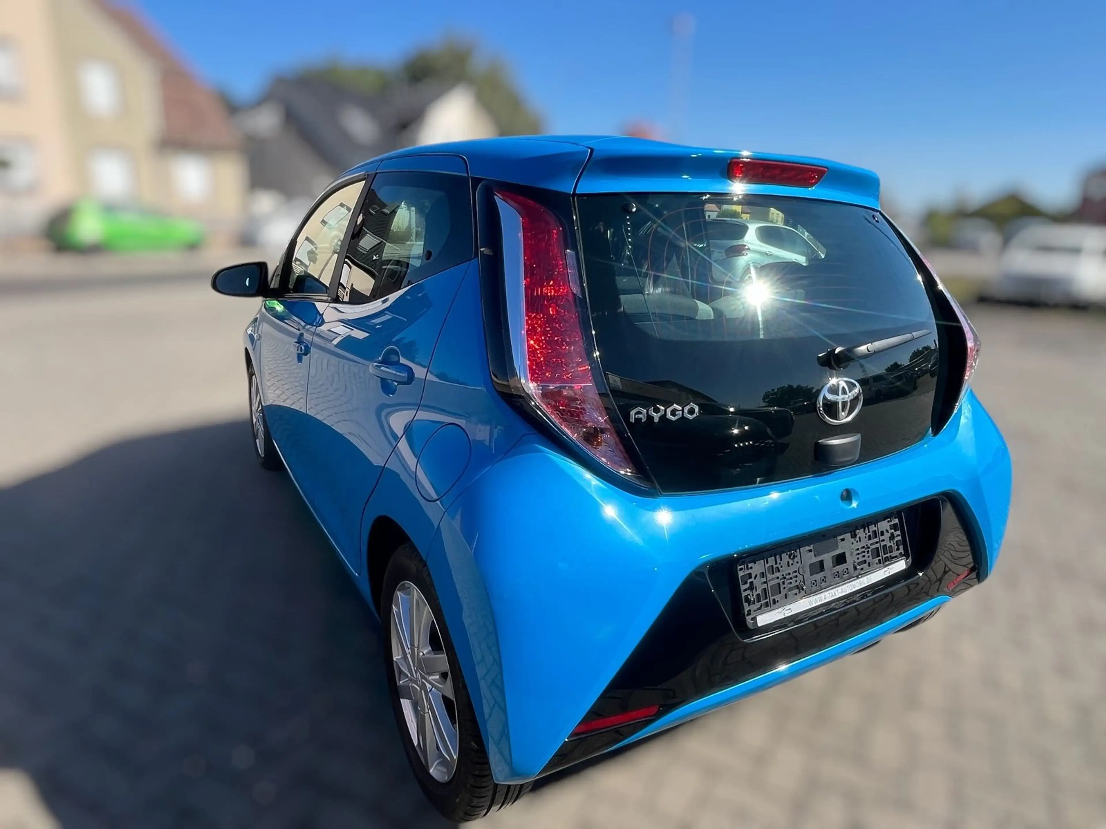Toyota Aygo x-play Team*Automatik*Sitzheizung*Keyless* — photo 6