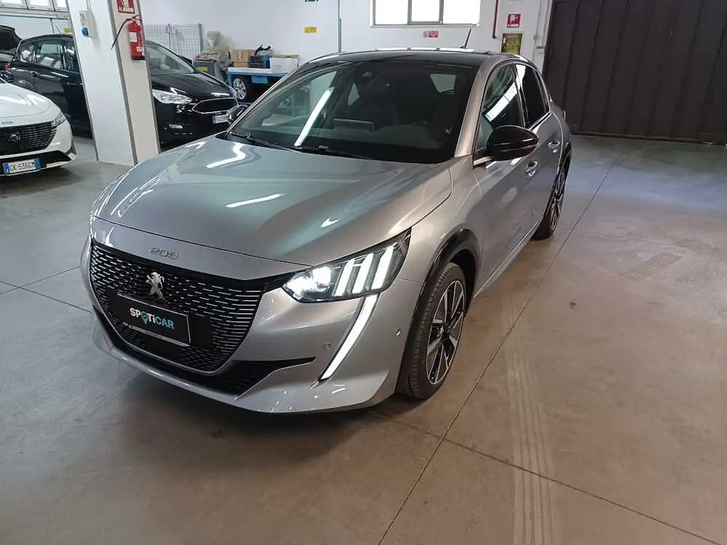 Peugeot 208 2ª serie motore elettrico 136 CV 5 porte GT Grigio - 2
