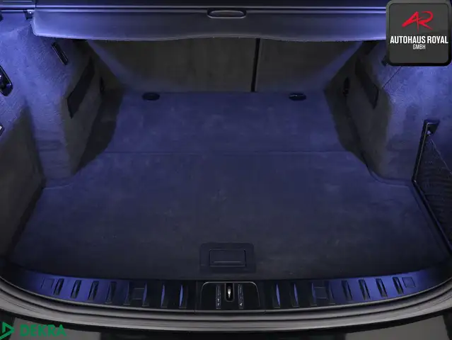 BMW 3 Series view 13