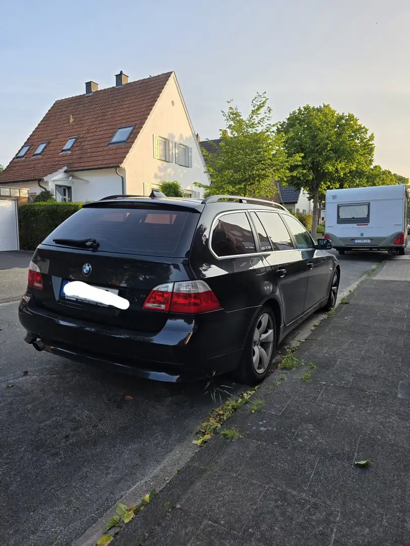 BMW 520 520d Touring Aut. Black - 2