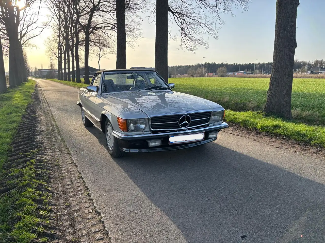 Mercedes-Benz SL 500 500SL R107, foto 1