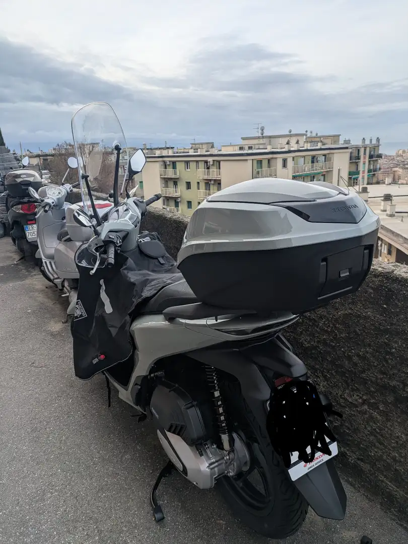 Honda SH 125 Gris - 2