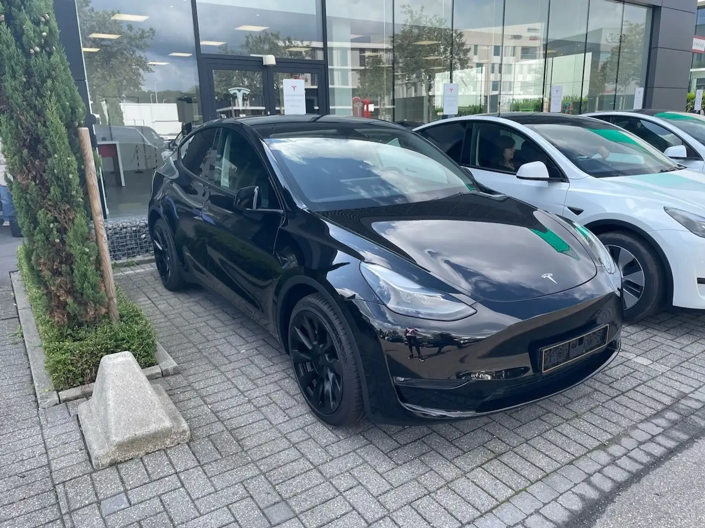 Tesla Model Y Model Y Long Range Dual Motor AWD Noir - 1