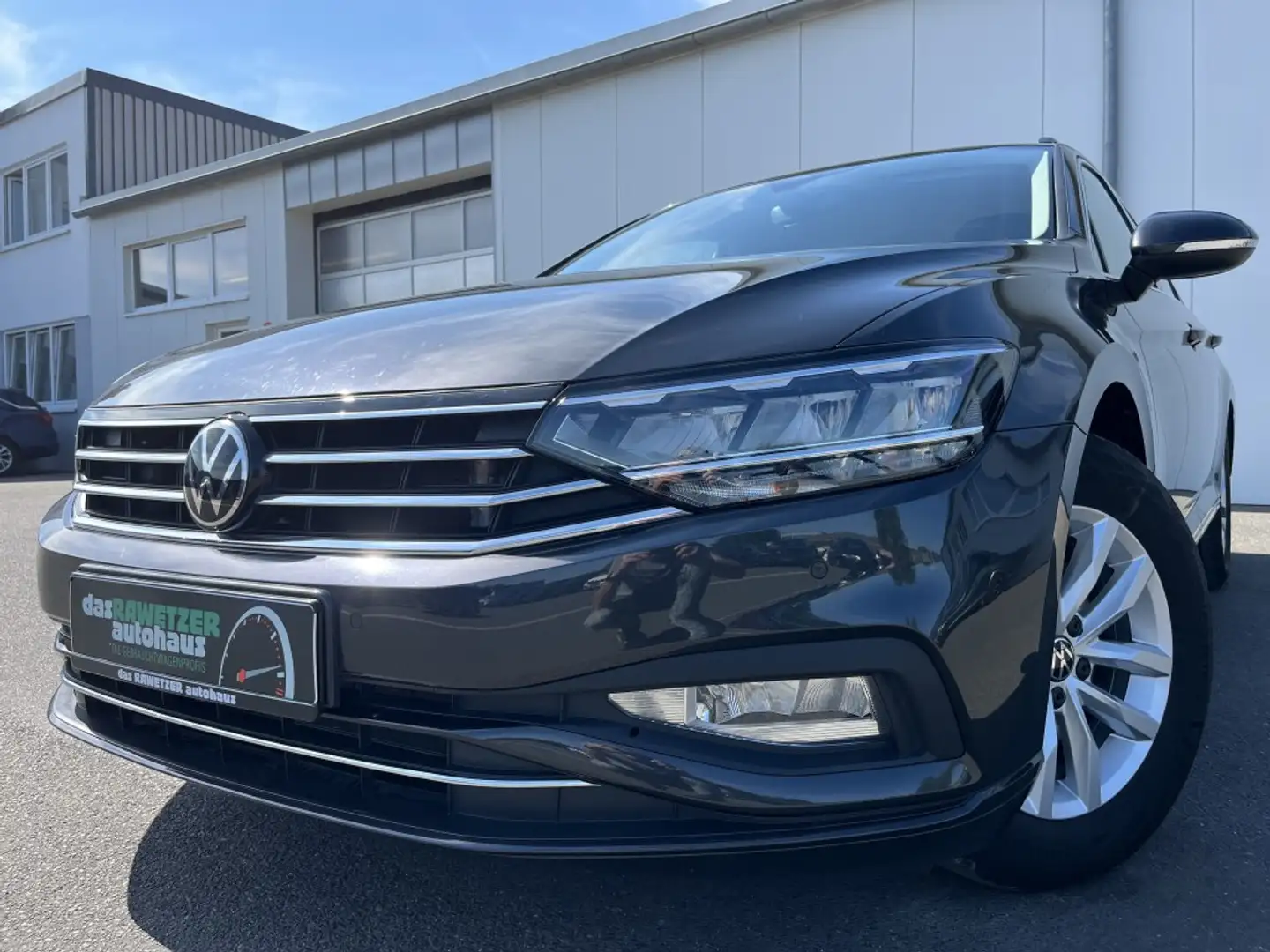 Volkswagen Passat Variant 2.0 TDI Business 144€ m. 20% Anzahlung AHK DAB N Grigio - 1
