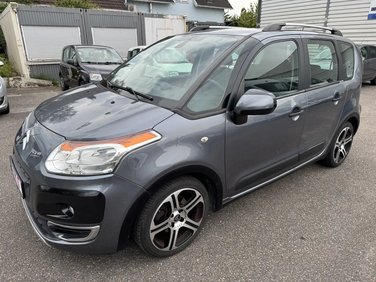 Citroen C3 Picasso Tendance. TÜV Neue  8 Fach-Bereift Grau - 1