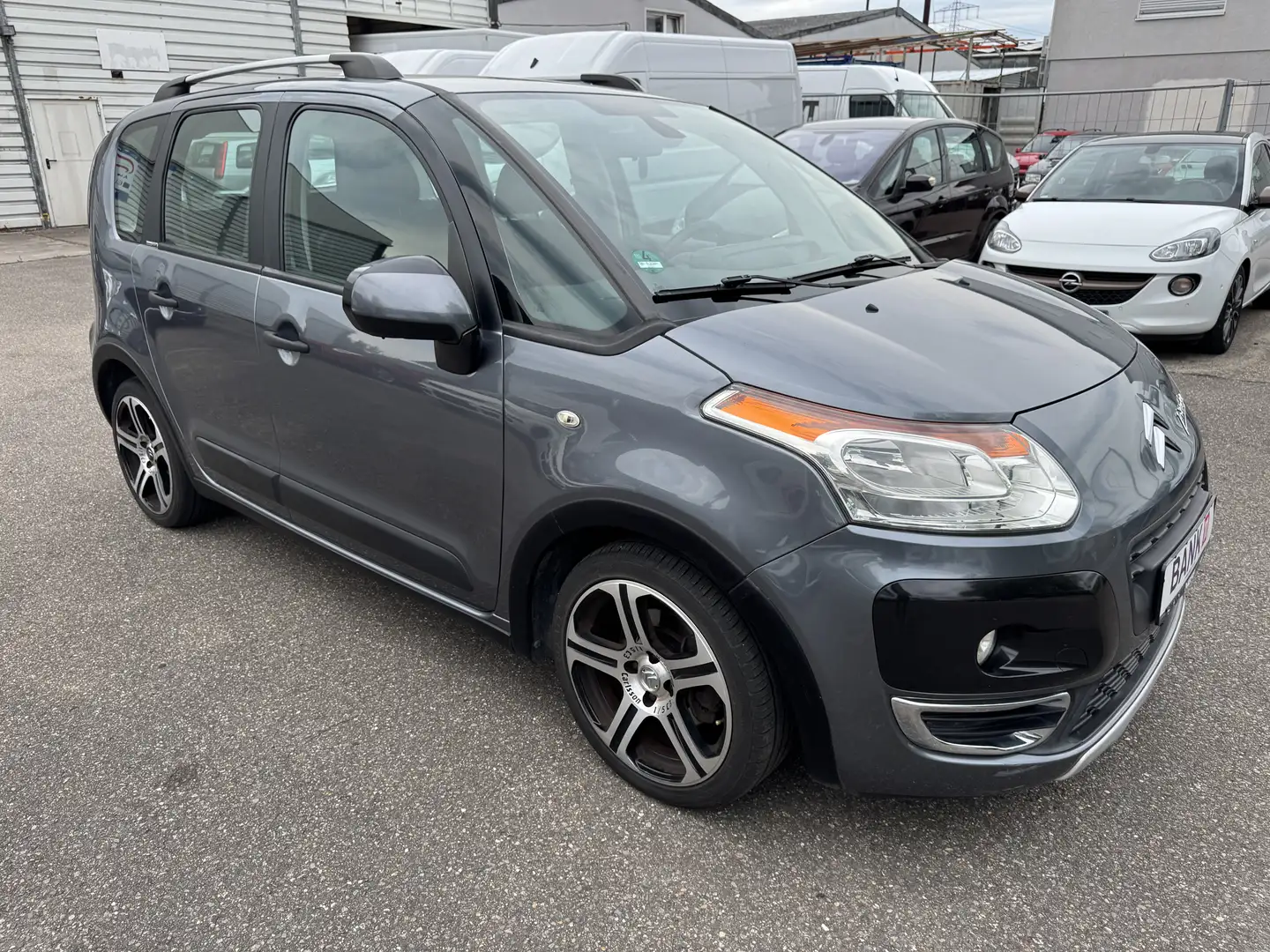 Citroen C3 Picasso Tendance. TÜV Neue  8 Fach-Bereift Grau - 2