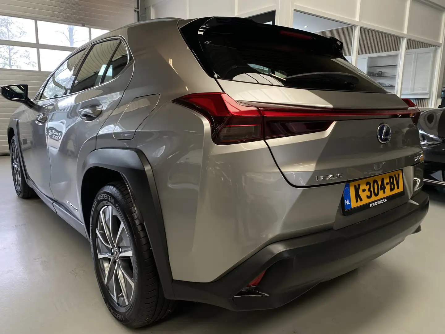Lexus UX 300e Business 54 kWh 1ste eigenaar, Apple Carplay Gris - 2