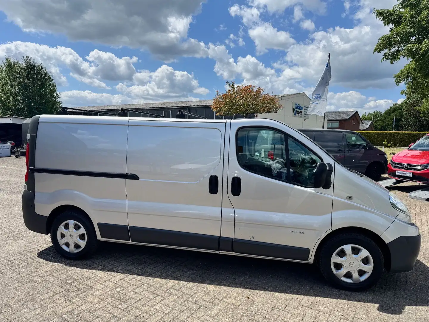 Renault Trafic Kasten L2H1 2,9t Klima 1.Hand Grau - 2