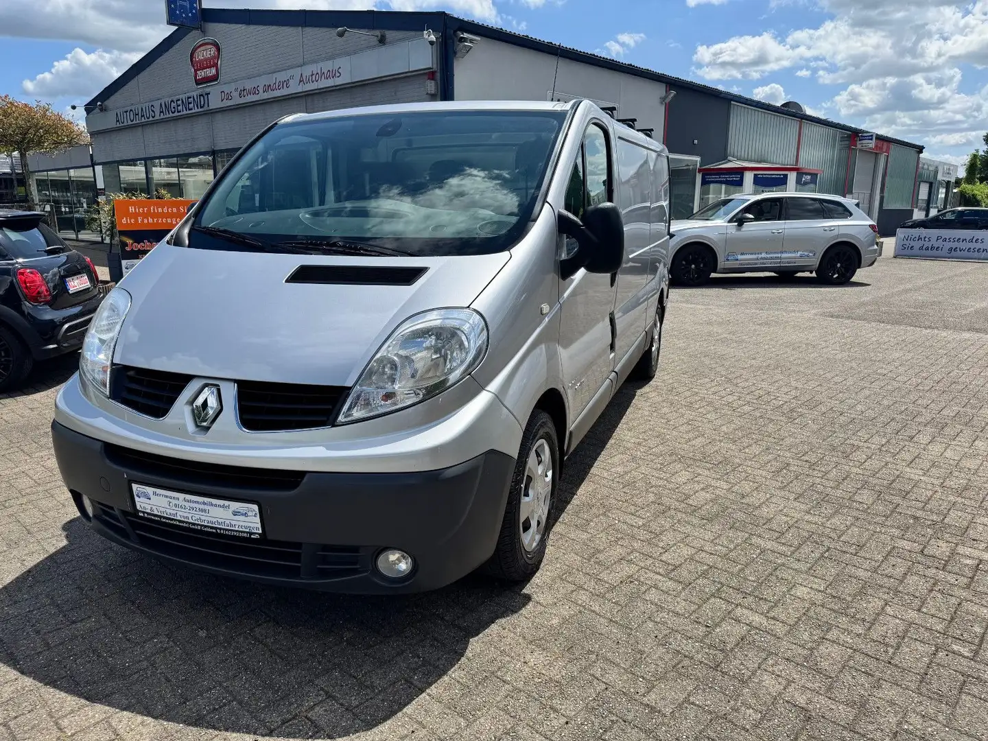 Renault Trafic Kasten L2H1 2,9t Klima 1.Hand Grau - 1