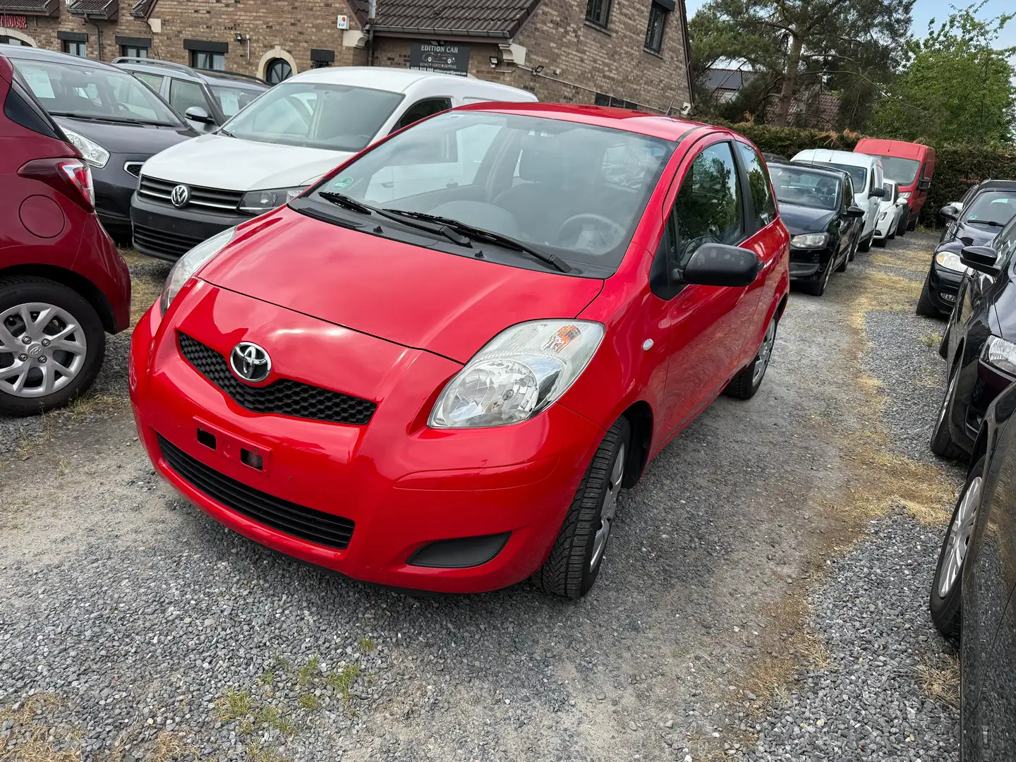 Toyota Yaris 1.0i VVT-i  / climatisation Rouge - 2