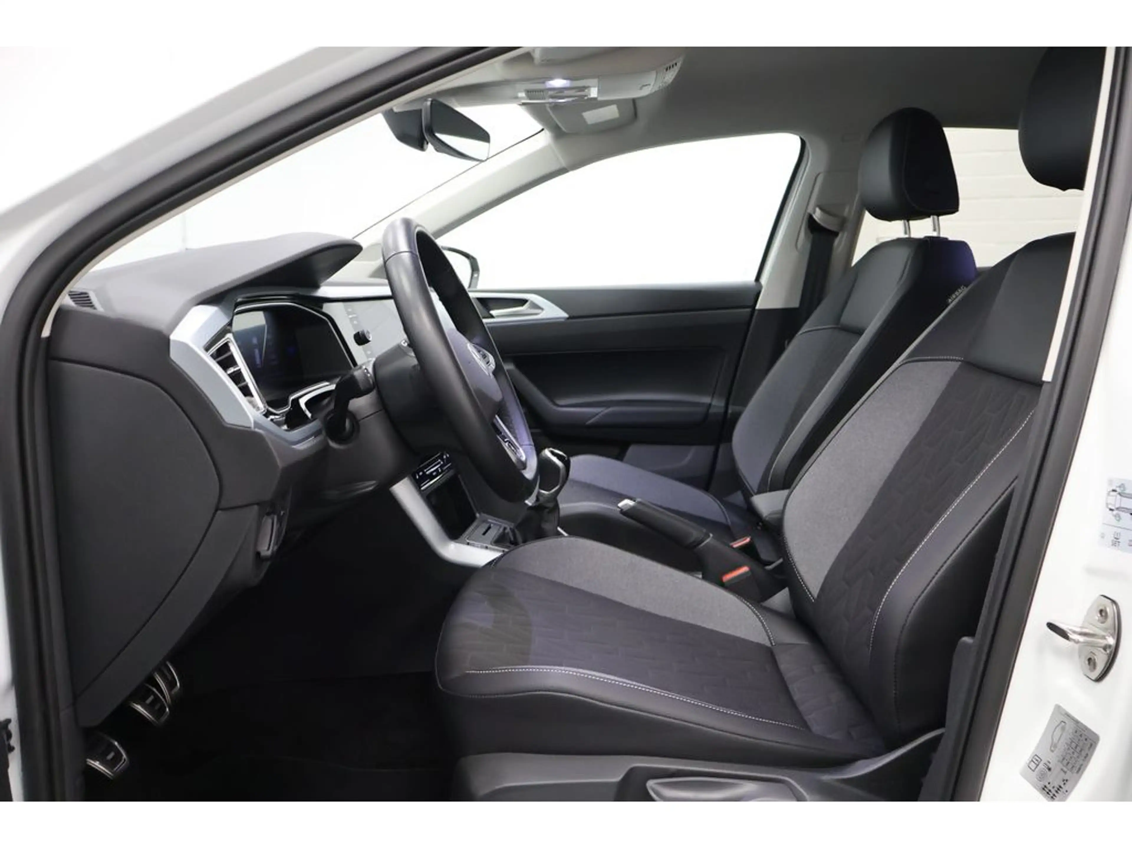 Volkswagen Polo VI 1.0 TSI Goal Navi,LED,PDC,SHZ — photo 23
