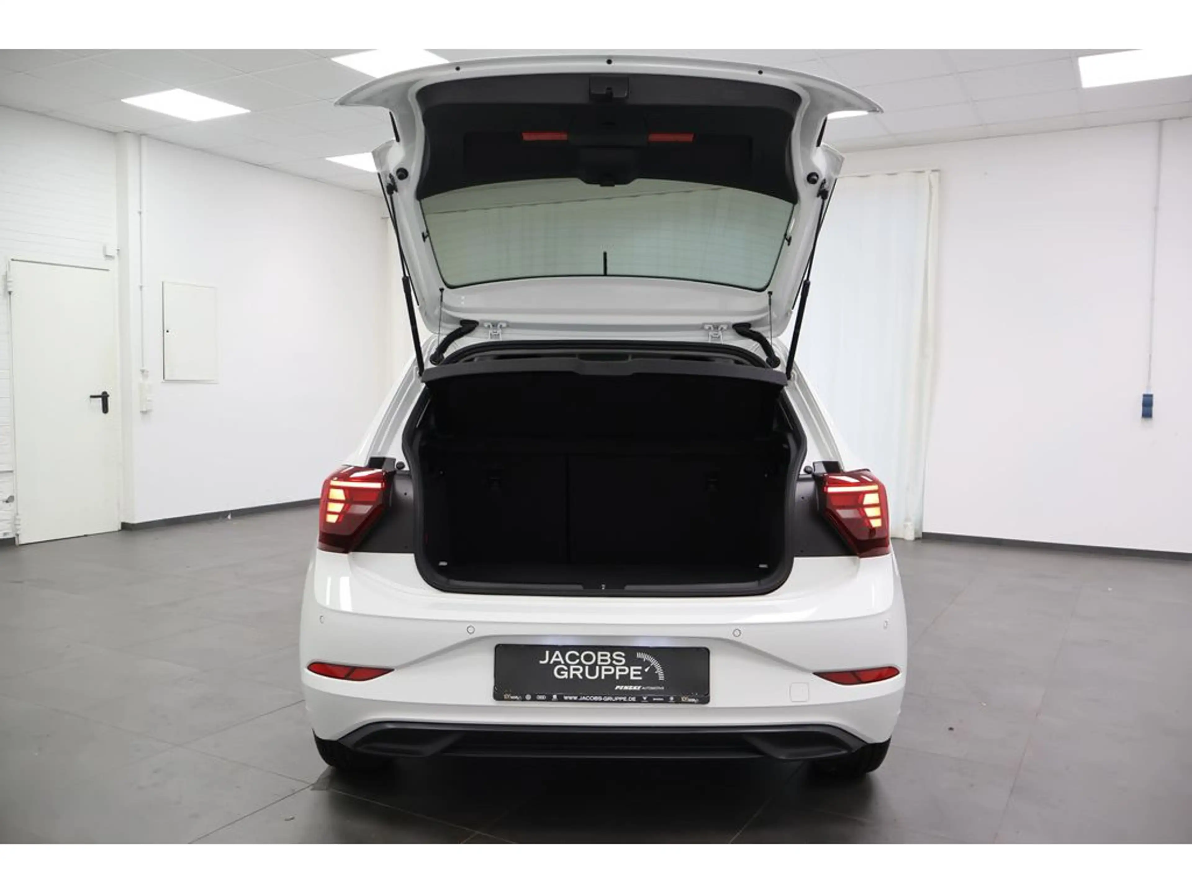 Volkswagen Polo VI 1.0 TSI Goal Navi,LED,PDC,SHZ — photo 20