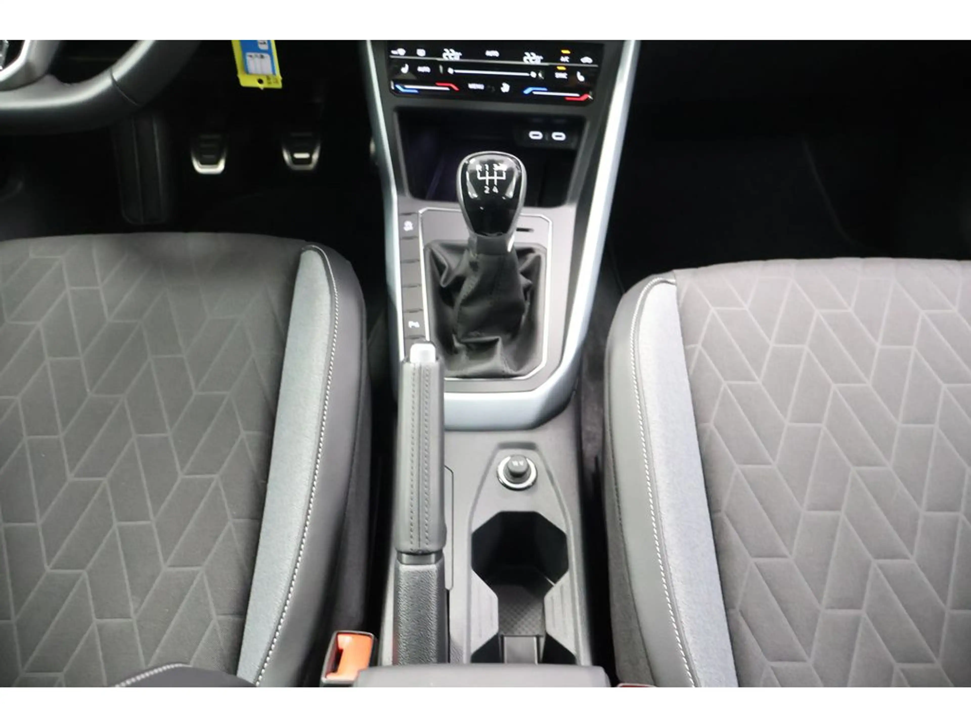 Volkswagen Polo VI 1.0 TSI Goal Navi,LED,PDC,SHZ — photo 12
