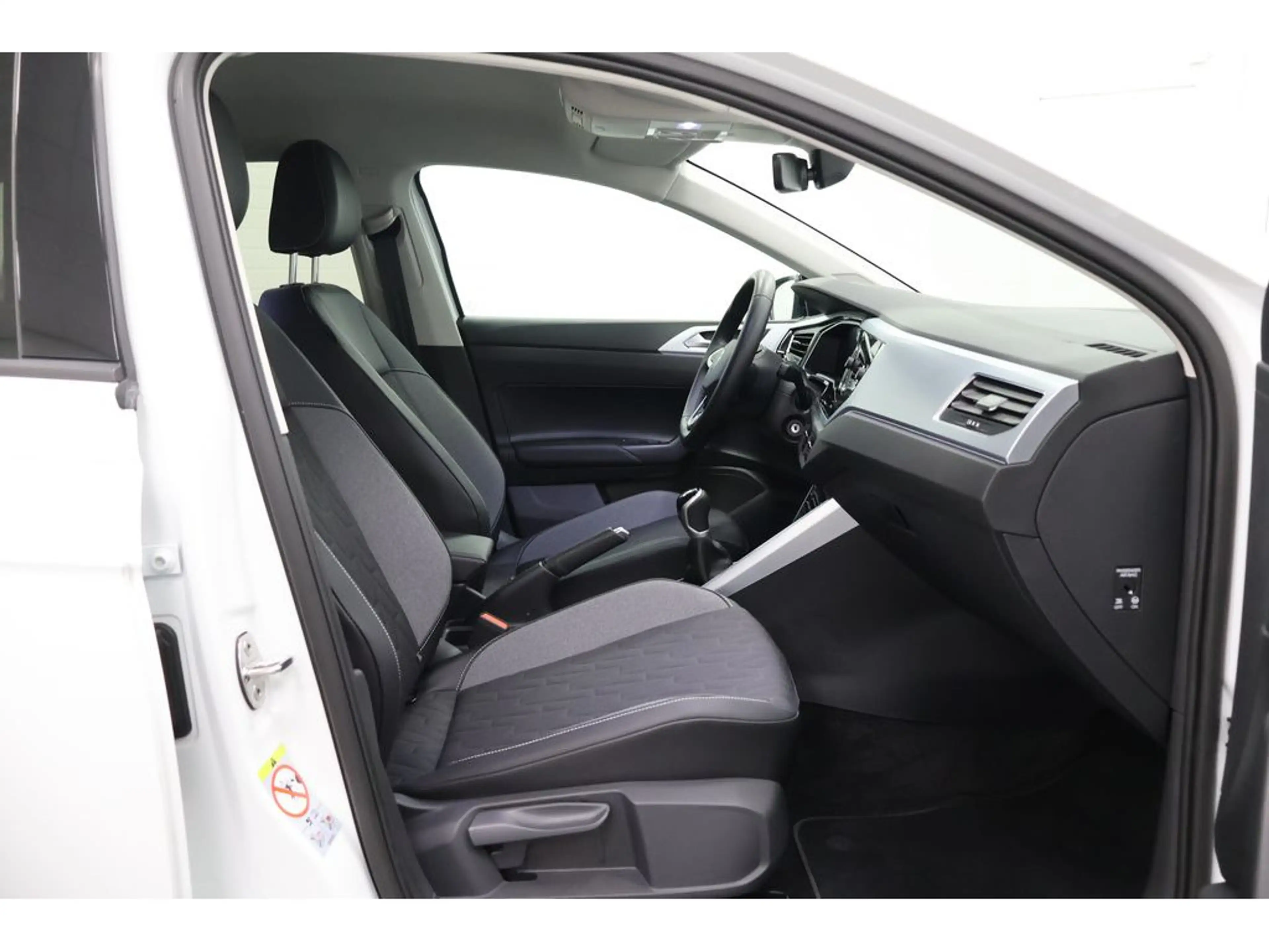 Volkswagen Polo VI 1.0 TSI Goal Navi,LED,PDC,SHZ — photo 22