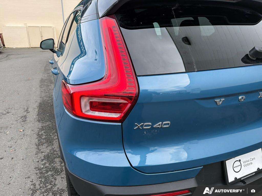 2024 Volvo XC40 Twin eAWD Plus thumb 10