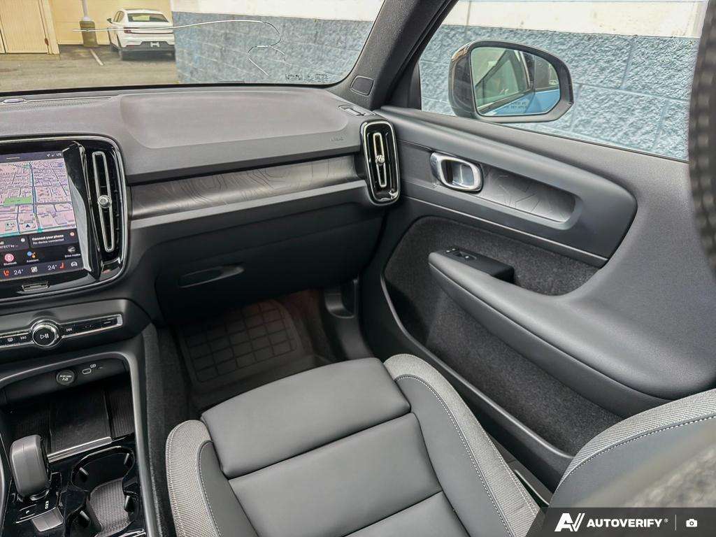 2024 Volvo XC40 Twin eAWD Plus thumb 24