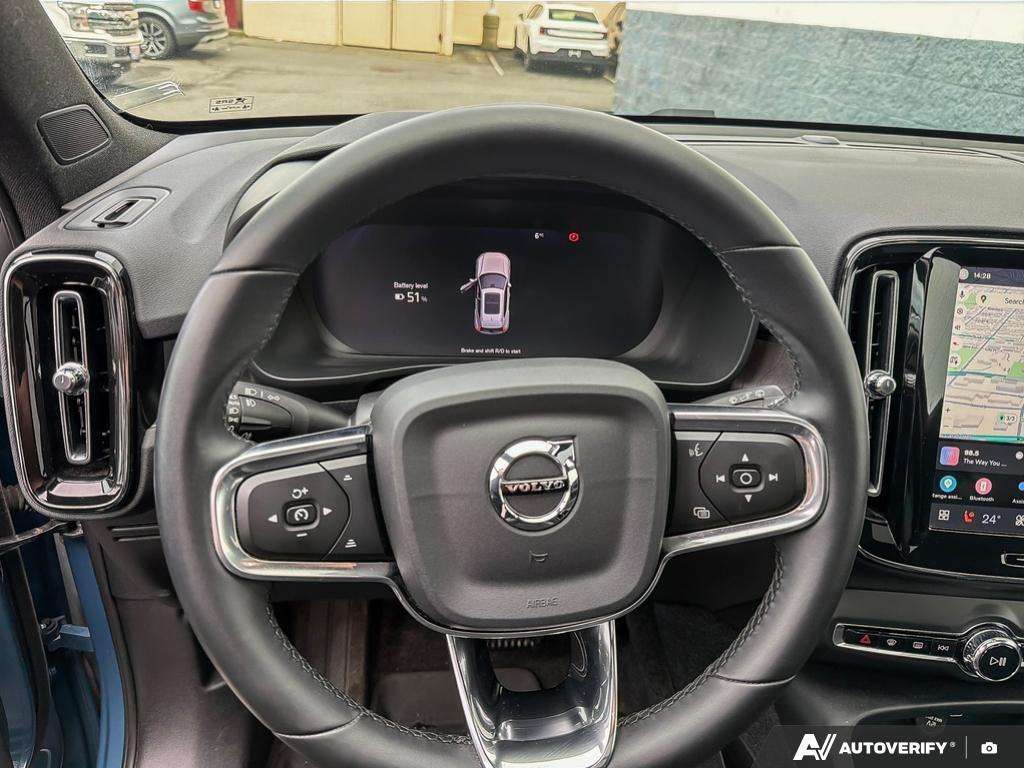 2024 Volvo XC40 Twin eAWD Plus thumb 13