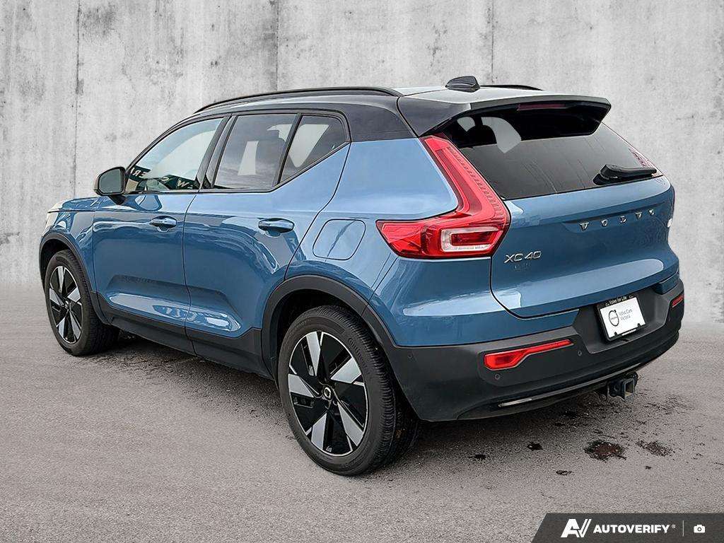 2024 Volvo XC40 Twin eAWD Plus alt 4