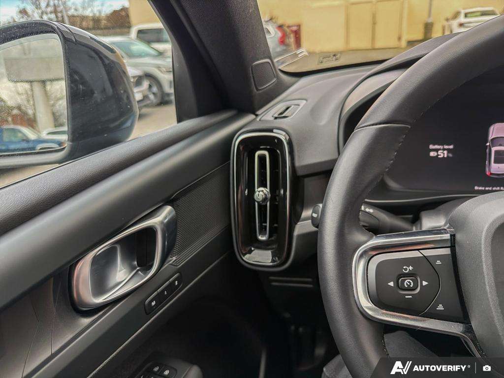 2024 Volvo XC40 Twin eAWD Plus thumb 16