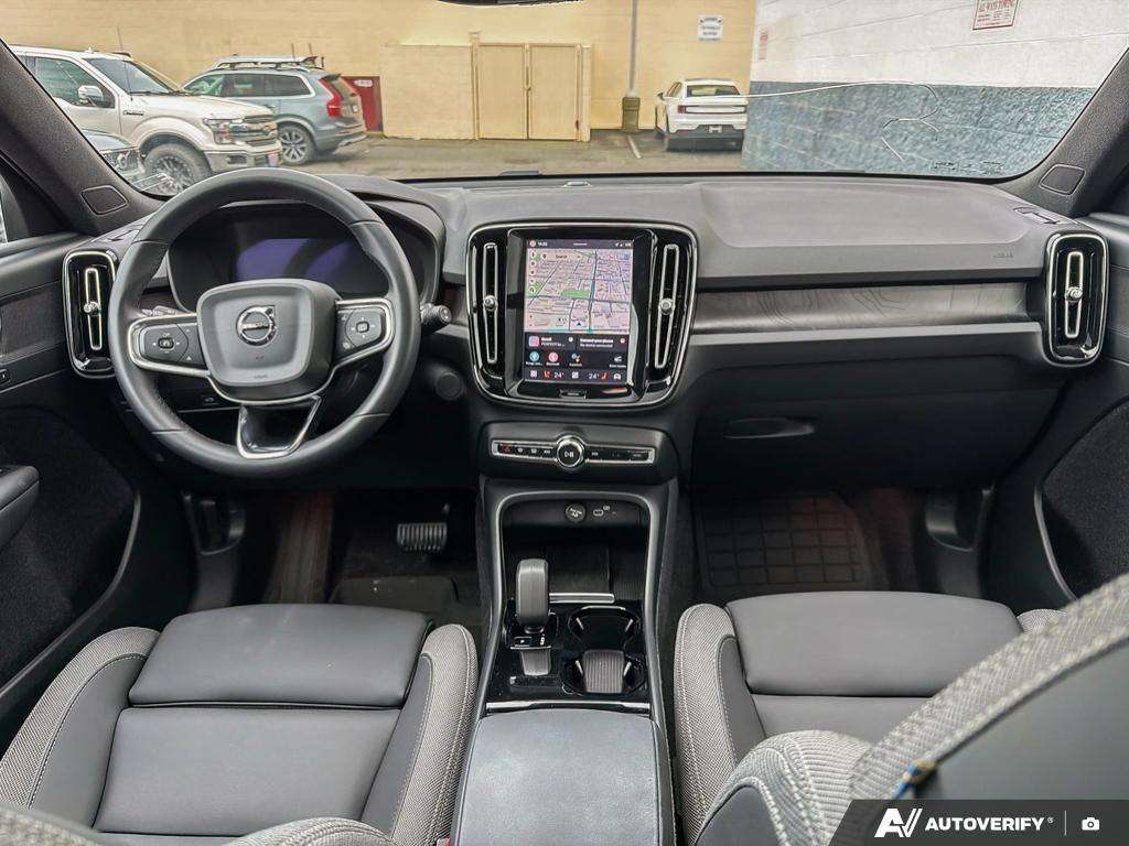2024 Volvo XC40 Twin eAWD Plus thumb 23