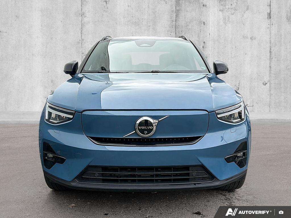 2024 Volvo XC40 Twin eAWD Plus alt 2