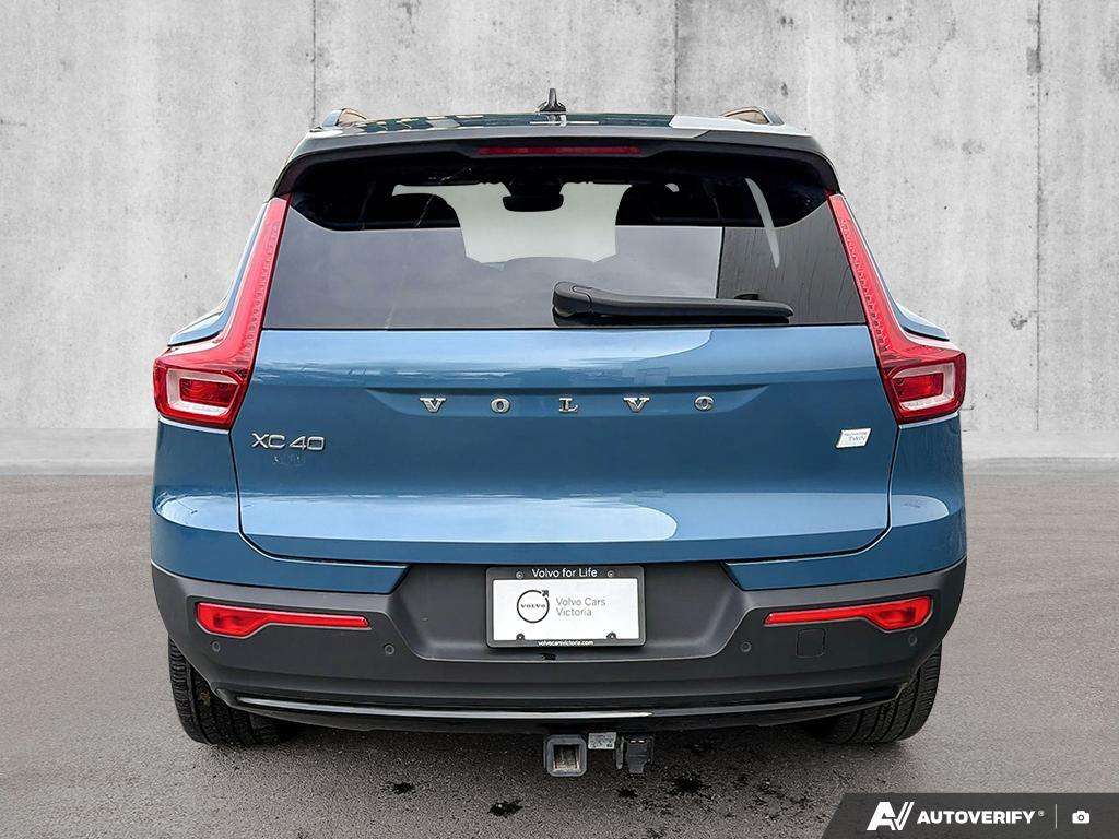 2024 Volvo XC40 Twin eAWD Plus alt 5