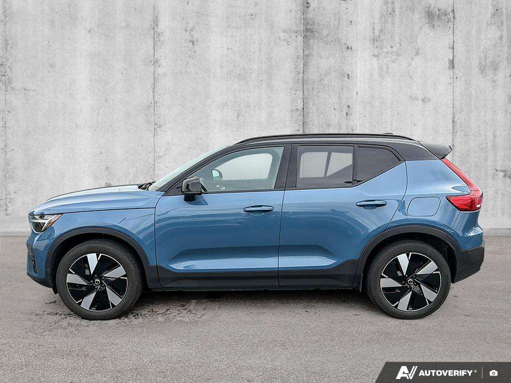 2024 Volvo XC40 Twin eAWD Plus alt 3