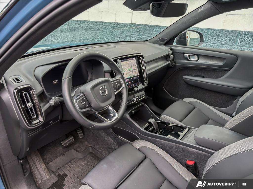 2024 Volvo XC40 Twin eAWD Plus thumb 12