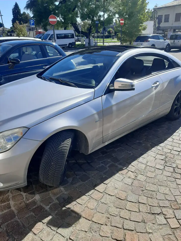 Mercedes-Benz E 200
