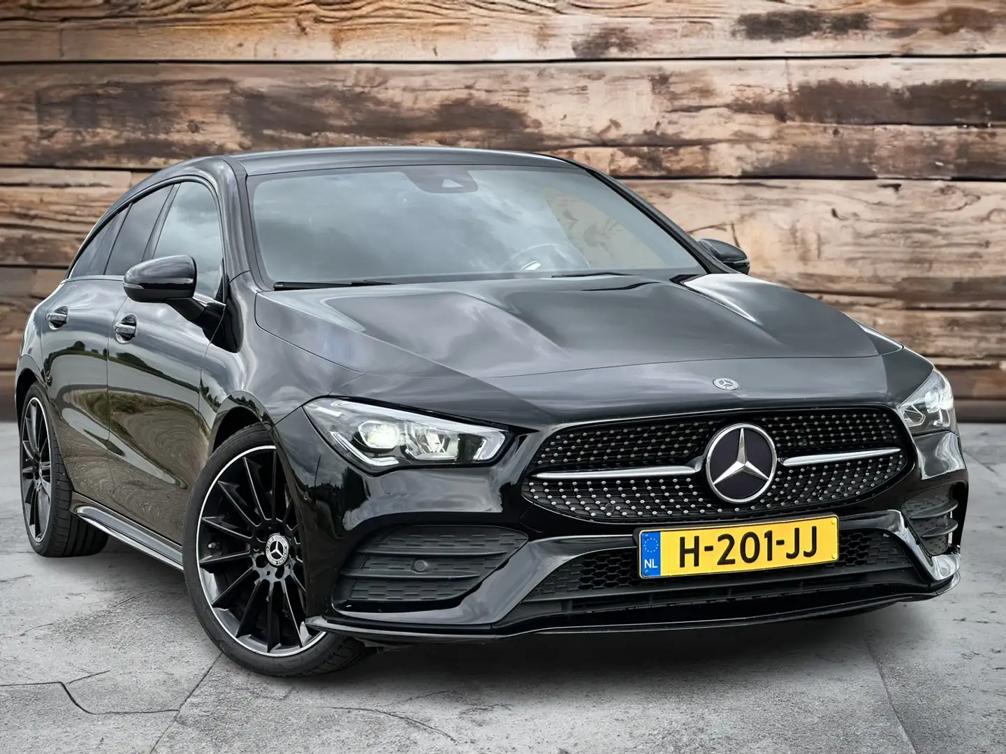 Mercedes-Benz CLA 200 Shooting Brake Business Solution AMG Zwart - 2