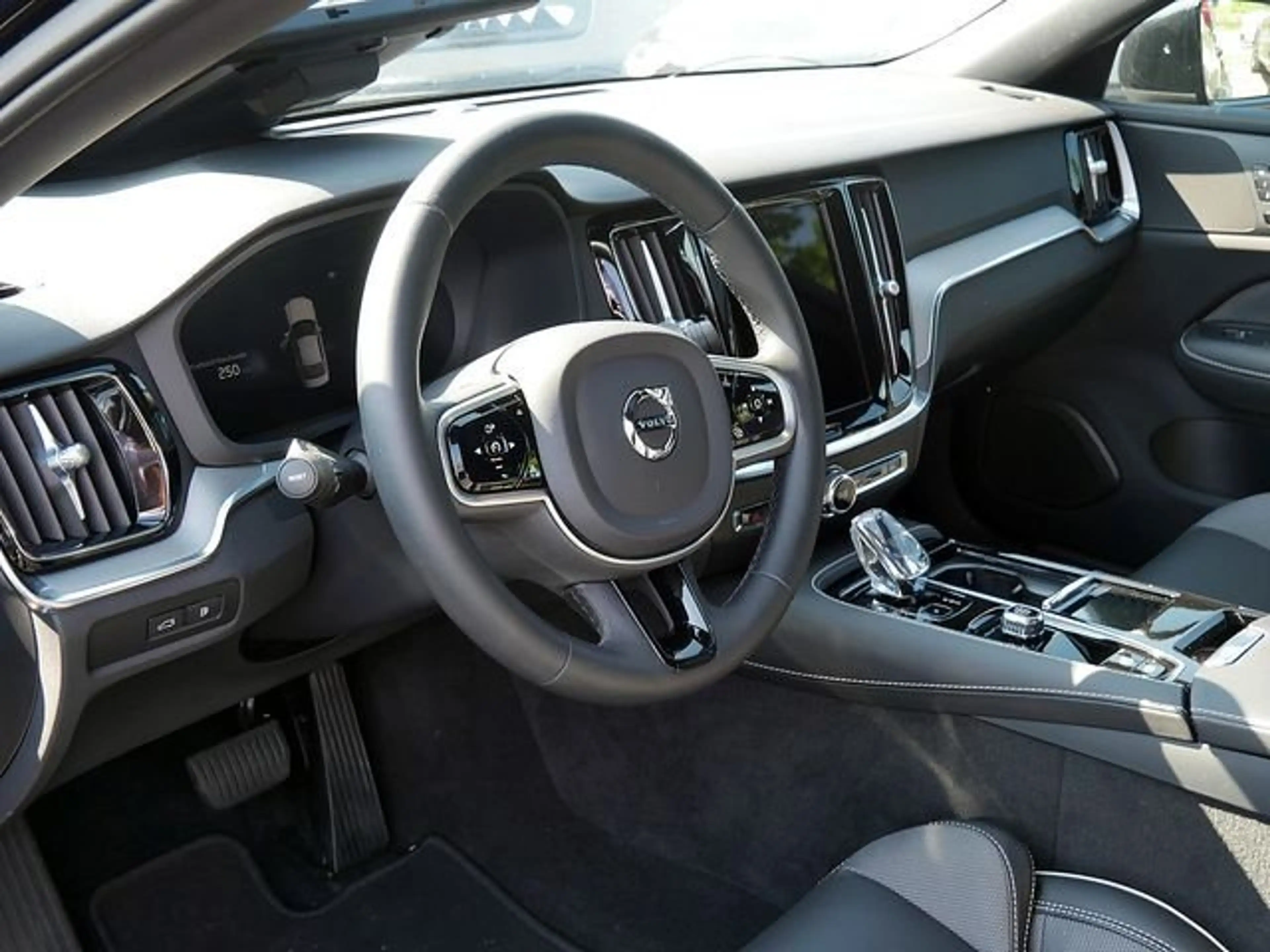 Volvo S60 T8 Twin Engine AWD Plus Dark Plug-In E6d — photo 12