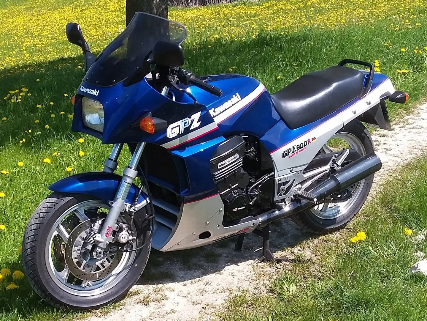 Kawasaki GPZ 900 R A7 Blauw - 2
