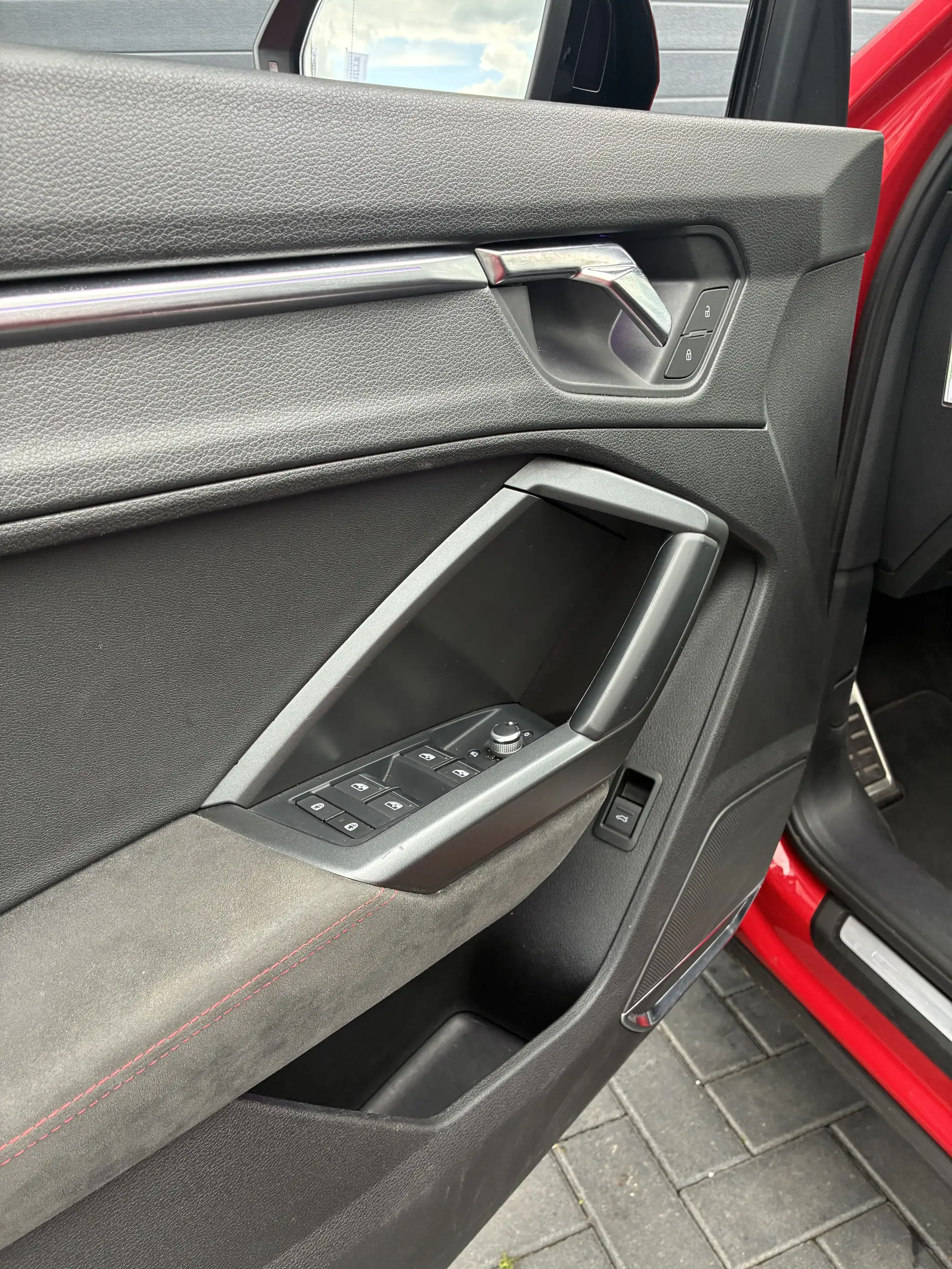 Audi RS Q3 TFSI — photo 10