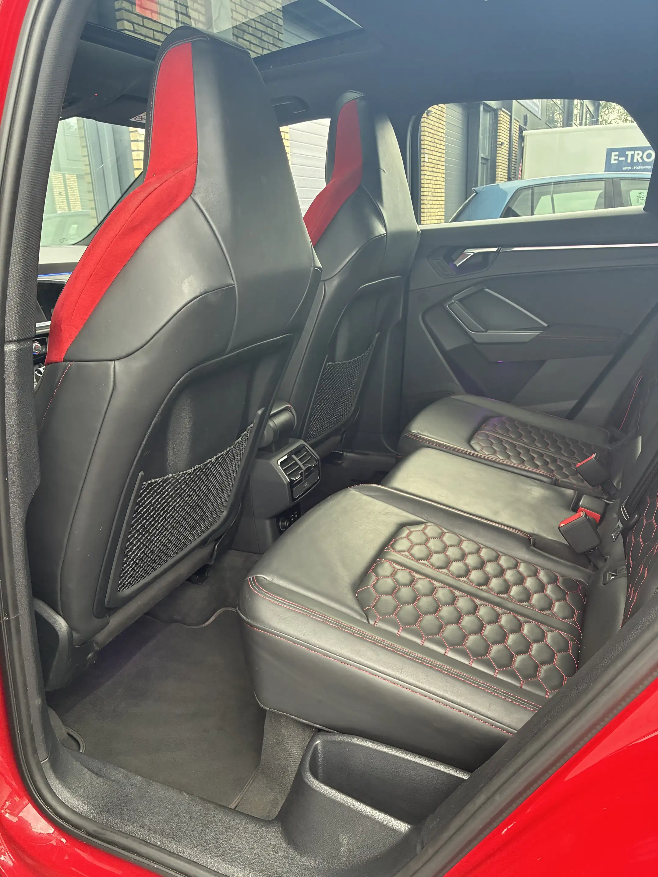 Audi RS Q3 TFSI — photo 11